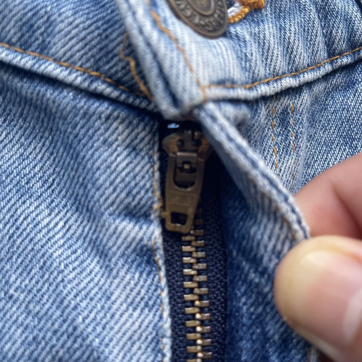 Levi's Vintage Clothing Vintage Levi’s 505 Faded Jeans Wash Denim Pants W32 Size US 32 / EU 48 - 7 Thumbnail