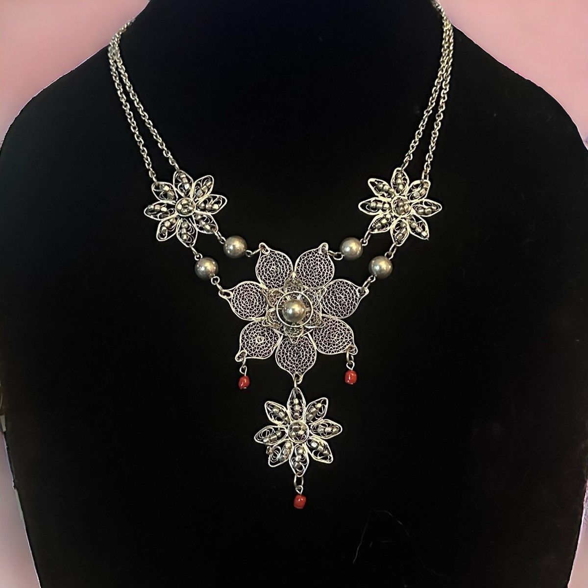 Other Intricate hand crafted sculptured flower statement necklace Size ONE SIZE - 1 Thumbnail