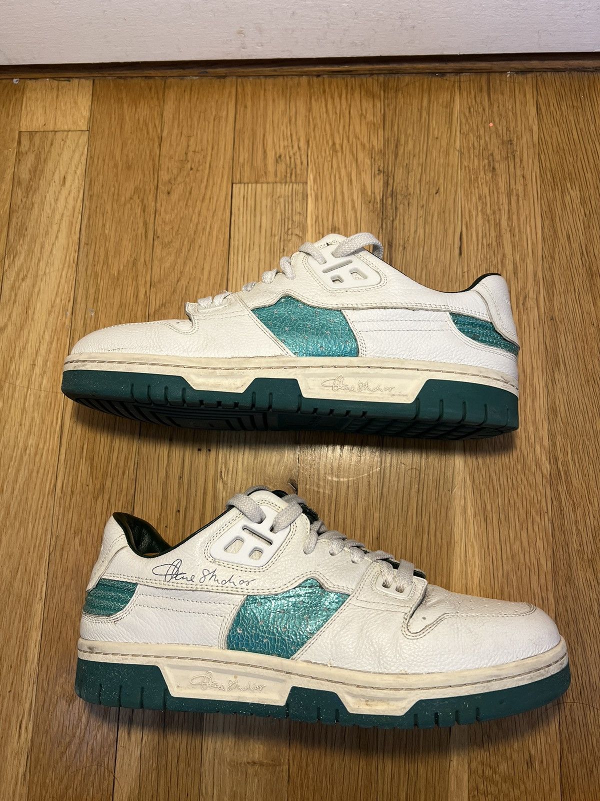 Acne Studios × Japanese Brand Acne Studios Low Top Leather Sneakers Size US 9 / EU 42 - 1 Thumbnail