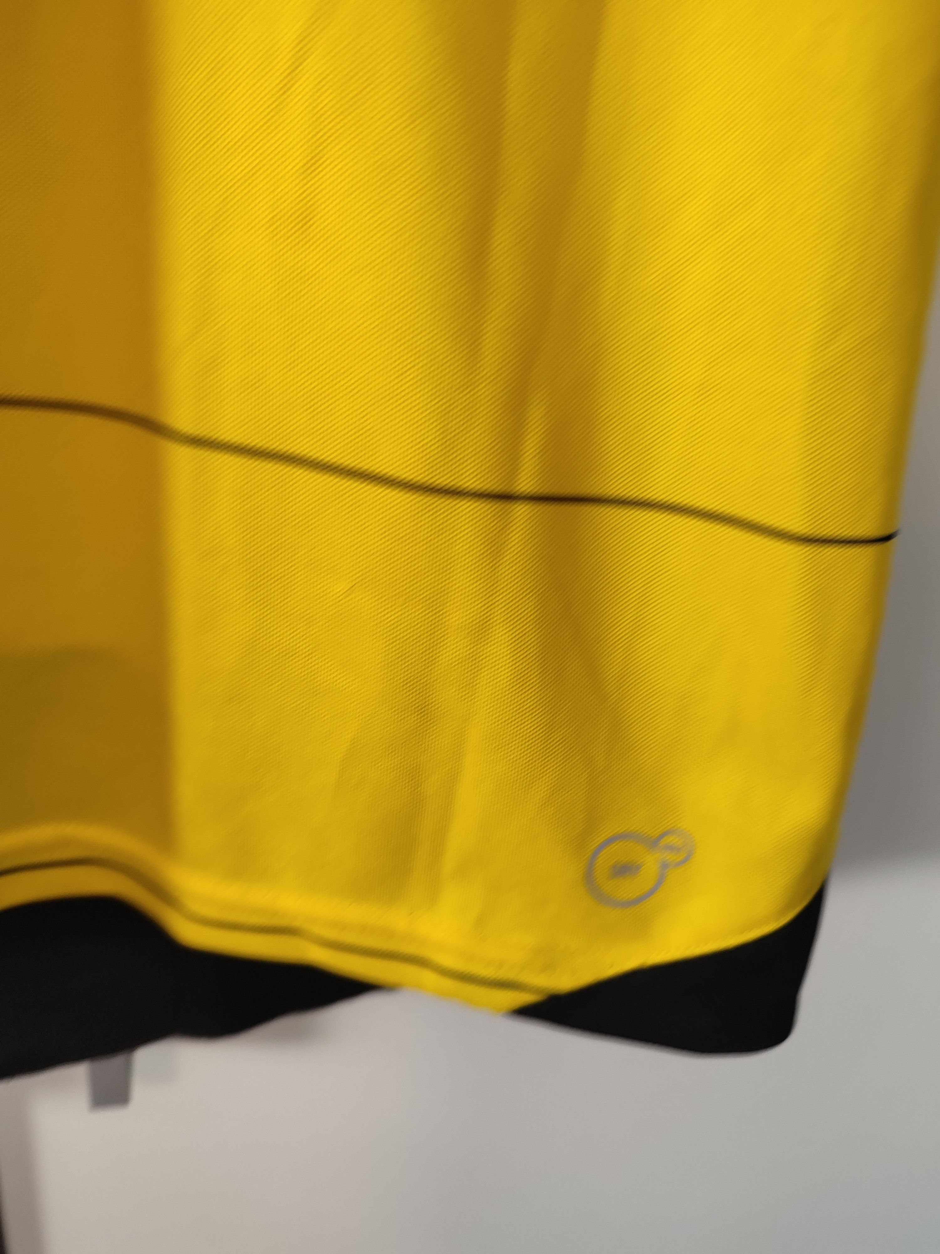 Puma BORUSSIA DORTMUND 2015-16 HOME FOOTBALL Kit SHIRT Size US M / EU 48-50 / 2 - 5 Thumbnail