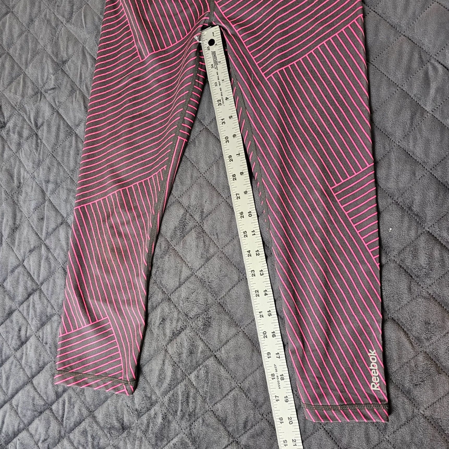 Reebok Reebok Women’s Leggings XS Cropped Gray Pink Stripe Athletic Gym Running Size 26" / US 2 / IT 38 - 6 Thumbnail
