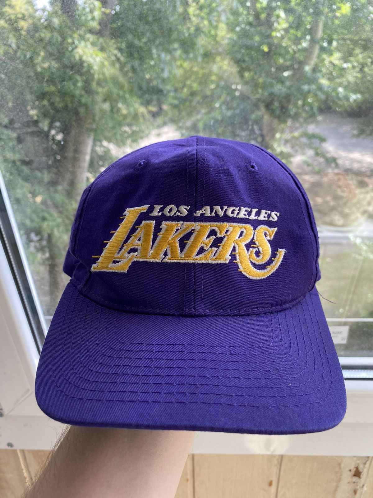 Starter Vintage Los Angeles Lakers Starter hat 90s nba Size ONE SIZE - 1 Thumbnail