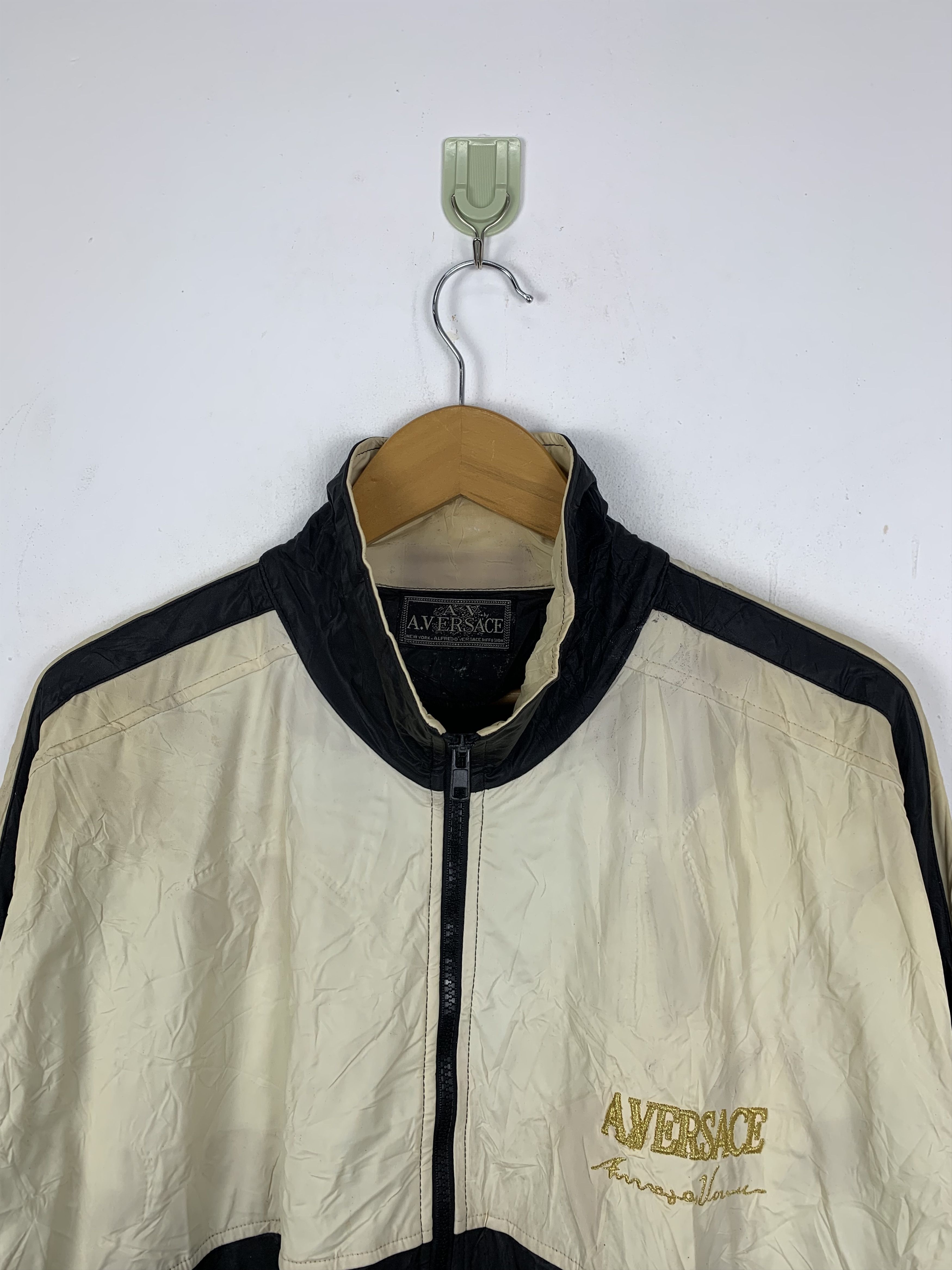 Versace Vintage A. Versace Embroidered Windbreaker Jacket J1348 Size US L / EU 52-54 / 3 - 4 Thumbnail
