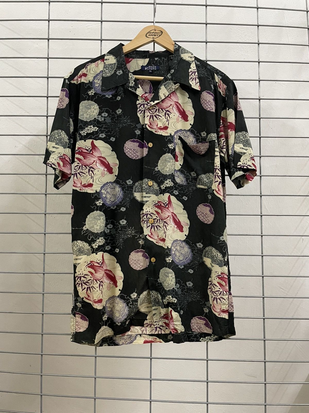 Beauty Beast × Japanese Brand Rare Beautiful North Zone Fish Koi Sukajan Design Silk Shirt Size US L / EU 52-54 / 3 - 1 Thumbnail