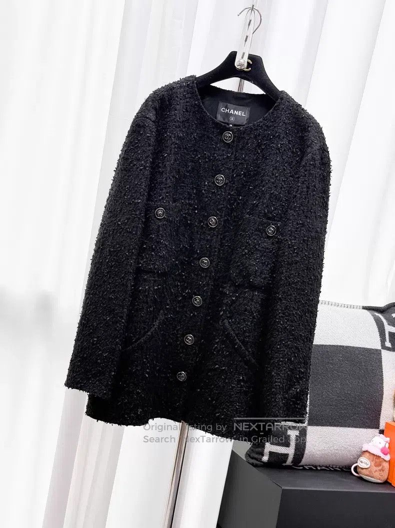 Chanel Chanel Wide tweed round-neck four-pocket long-sleeved jack Size XS / US 0-2 / IT 36-38 - 1 Thumbnail
