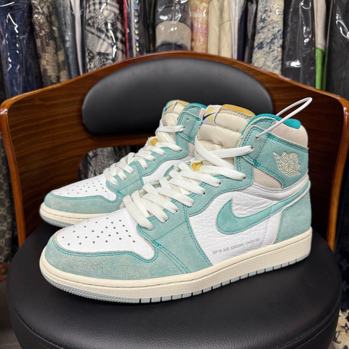 Nike Nike AJ1 Green Lowtop Sneakers 44 Men Size US 10.5 / EU 43-44 - 1 Thumbnail