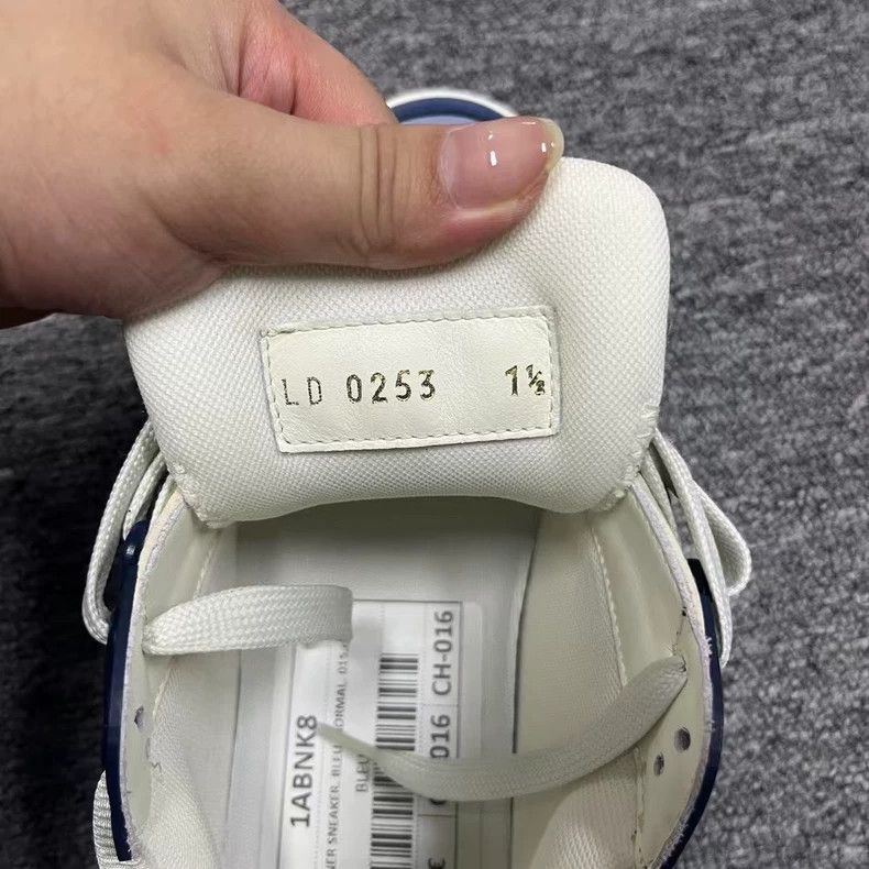 Louis Vuitton Louis Vuitton size 2 Blue and white round toe lace-up low b Size US 6.5 / EU 39-40 - 6 Thumbnail