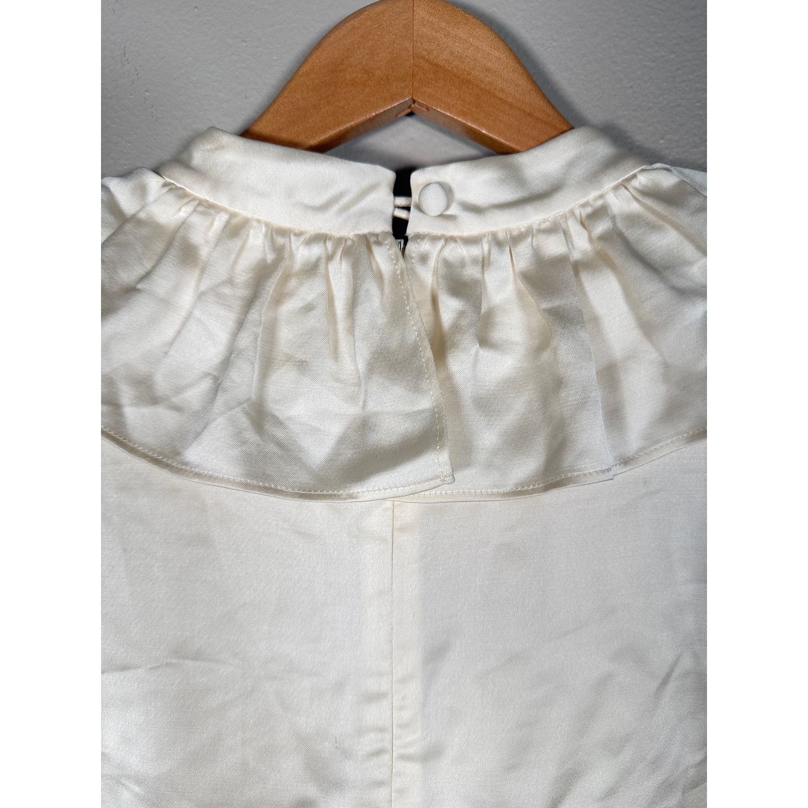 CO CO-Collection Satin Charmeuse Ruffle Collar Blouse size 4 Size S / US 4 / IT 40 - 6 Thumbnail