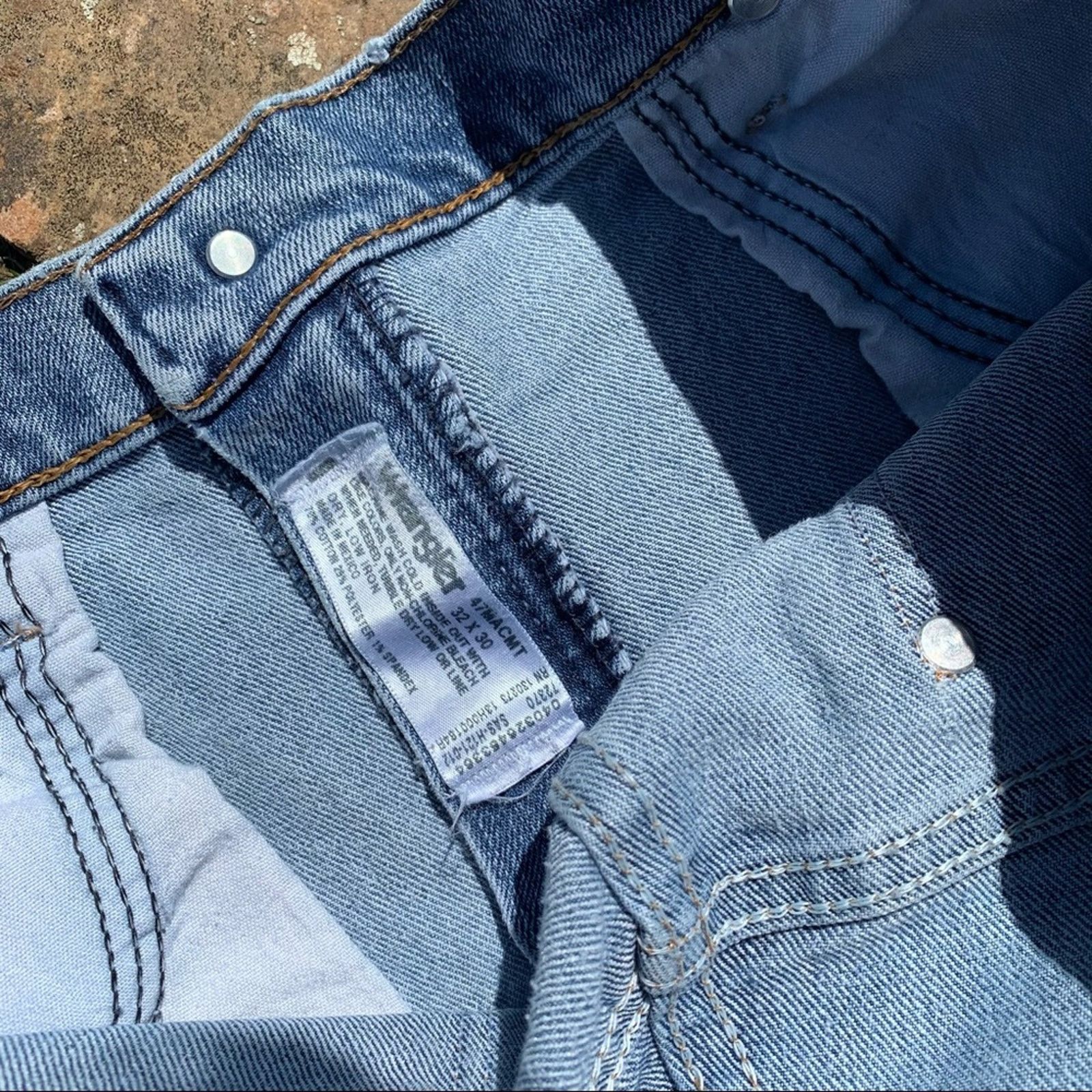 Wrangler Vintage Wrangler upcycled DIY distressed crop jean Size 32" / US 10 / IT 46 - 7 Thumbnail