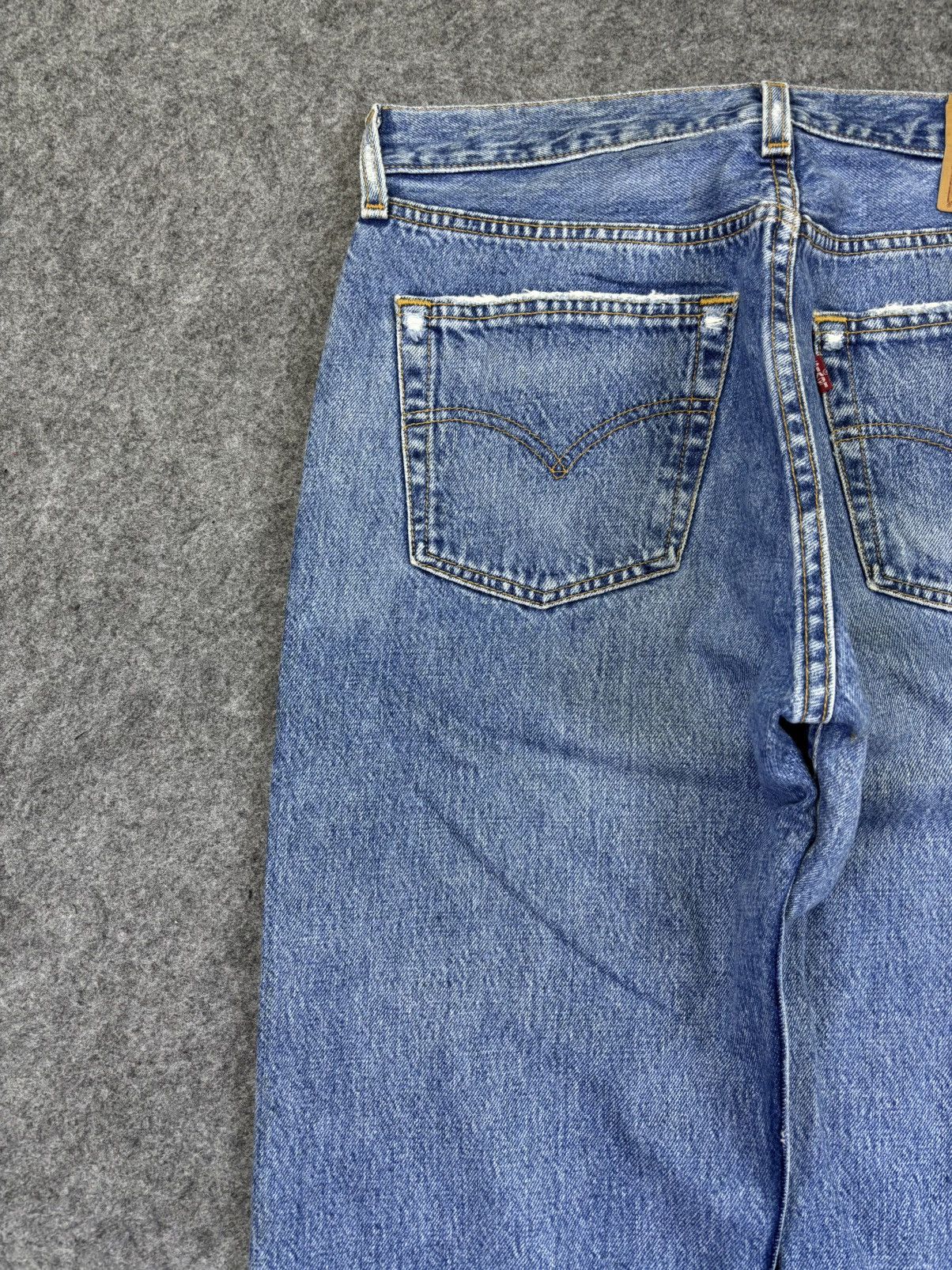 Levi's Vintage Levis 501 Original Cut Medium Wash Denim F966 Size US 31 - 11 Thumbnail