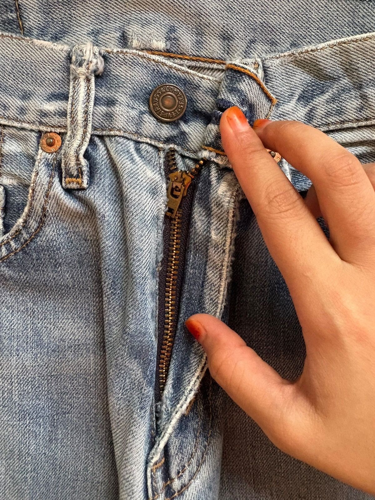 Levi's × Levi's Vintage Clothing Vintage 90s Levis 560 Blue Wash Loose Jeans Size US 26 / EU 42 - 3 Thumbnail
