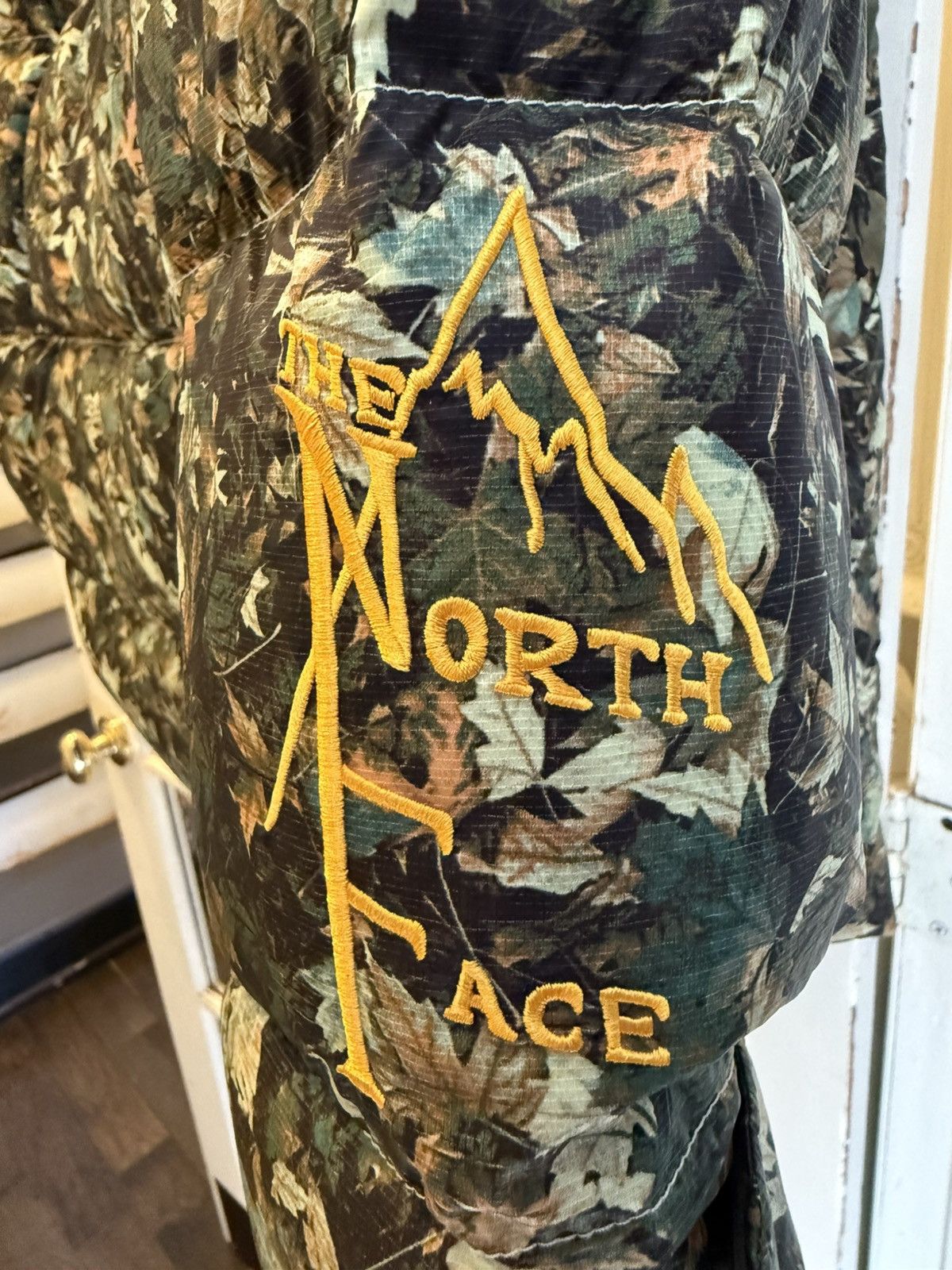 The North Face The North Face 73 Leaf-Print Padded Jacket Size US M / EU 48-50 / 2 - 5 Thumbnail