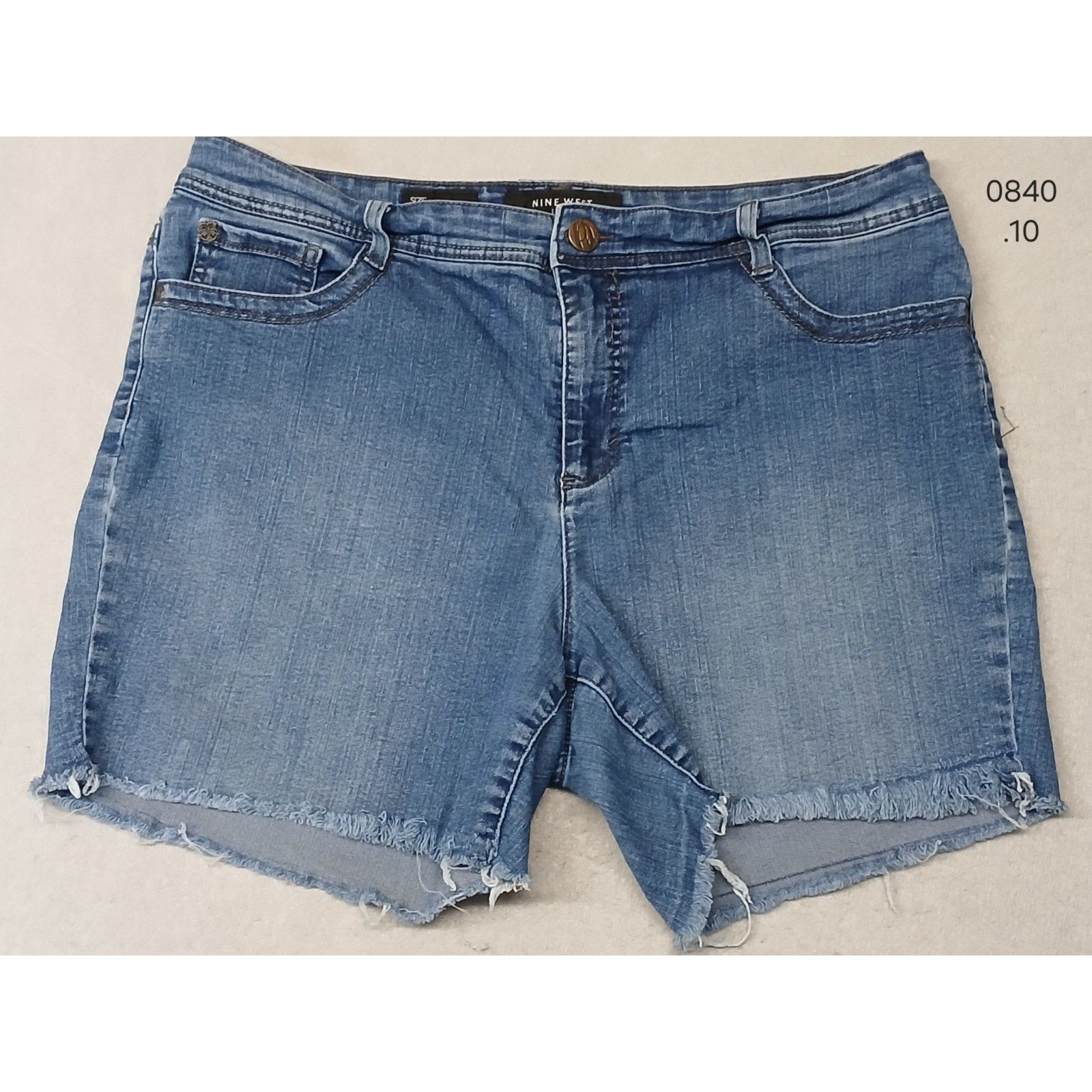 Nine West Nine West (16) Women's Cut-Off Blue Denim Jean shorts Size 38" / US 16 / IT 52 - 1 Thumbnail