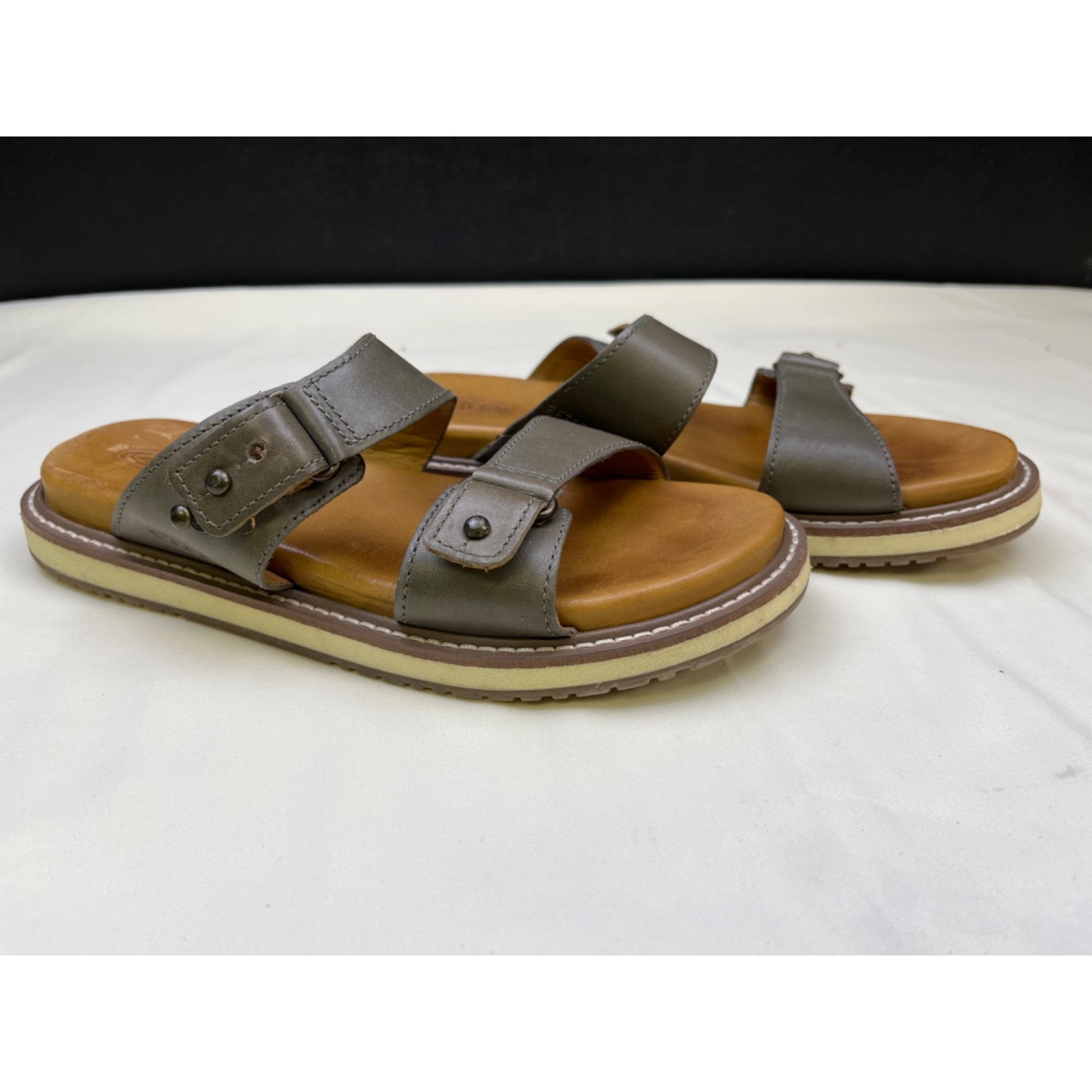 KEEN Keen Women's Silver Slide Birch Leather Sandals/Shoes Size6 Size US 6 / IT 36 - 3 Thumbnail