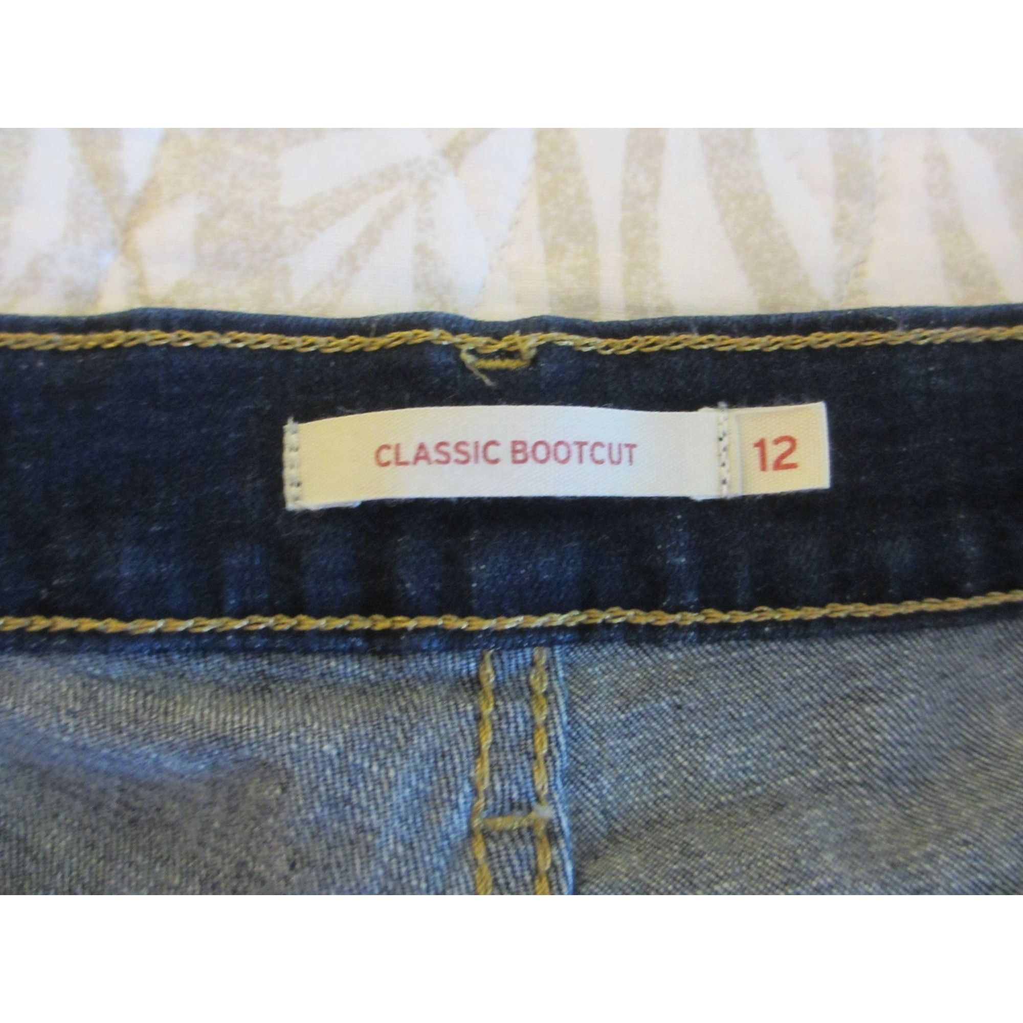 Levi's Levis Womens Classic Bootcut Jeans Size 12 Dark Wash Denim Size 34" / US 12 / IT 48 - 6 Thumbnail