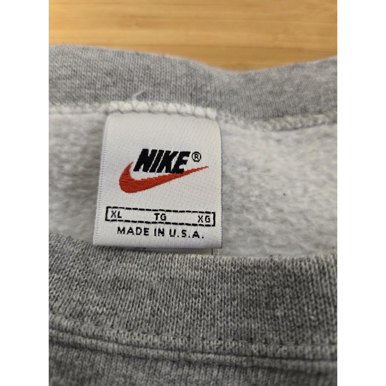 Nike Vintage Nike Sweatshirt Mens XL Gray Crewneck Swoosh Embroidered Made USA 90s Size US XL / EU 56 / 4 - 4 Thumbnail