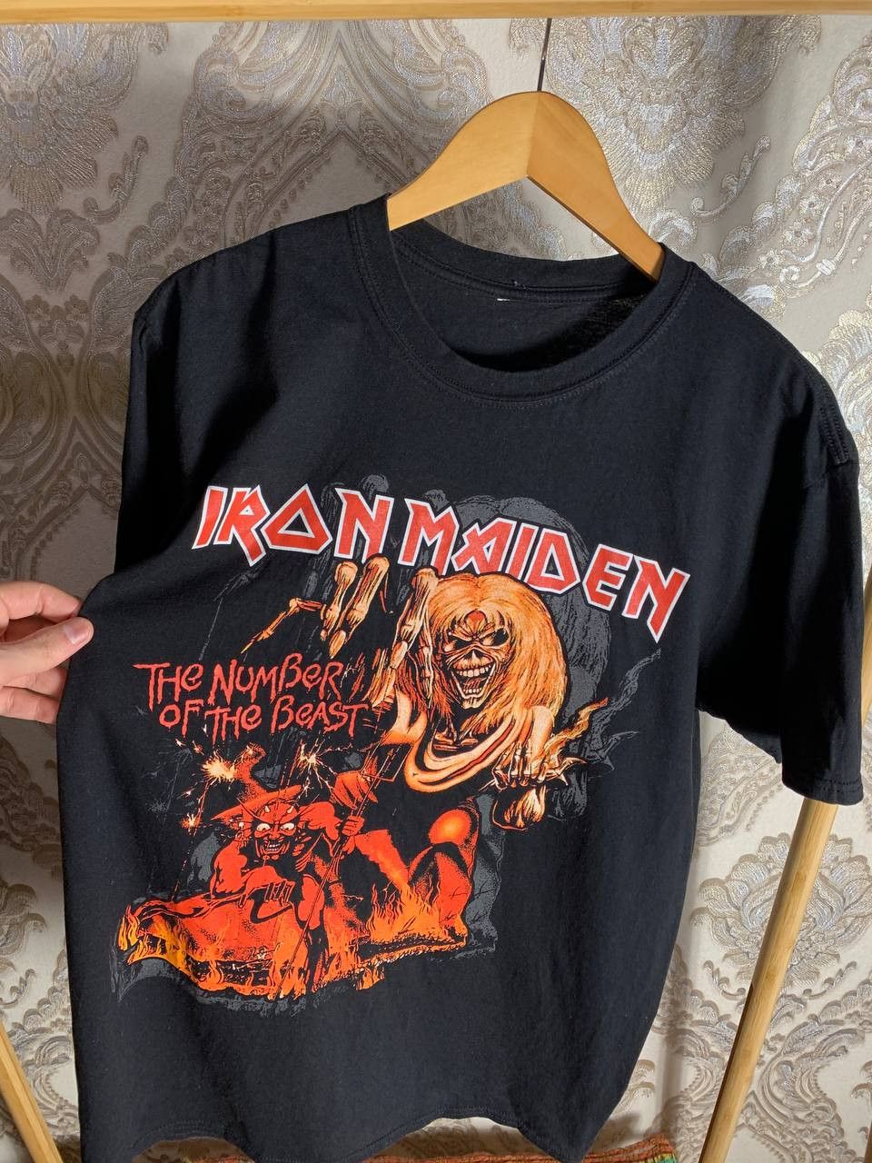 Band Tees Vintage Iron Maiden Monster Rock T-shirt Metal Punk Y2K 90s Size US L / EU 52-54 / 3 - 3 Thumbnail