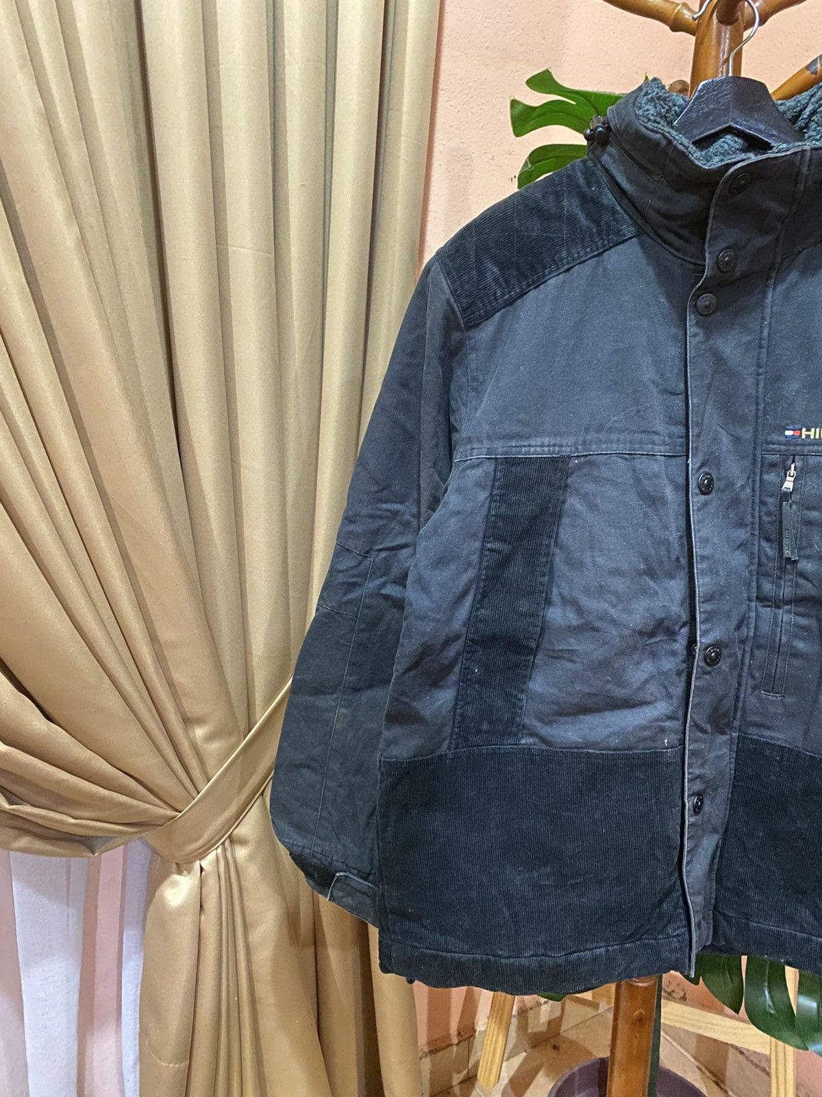 Tommy Hilfiger Vintage Tommy Hilfiger Black Corduroy Panel Winter Jacket Size US M / EU 48-50 / 2 - 5 Thumbnail