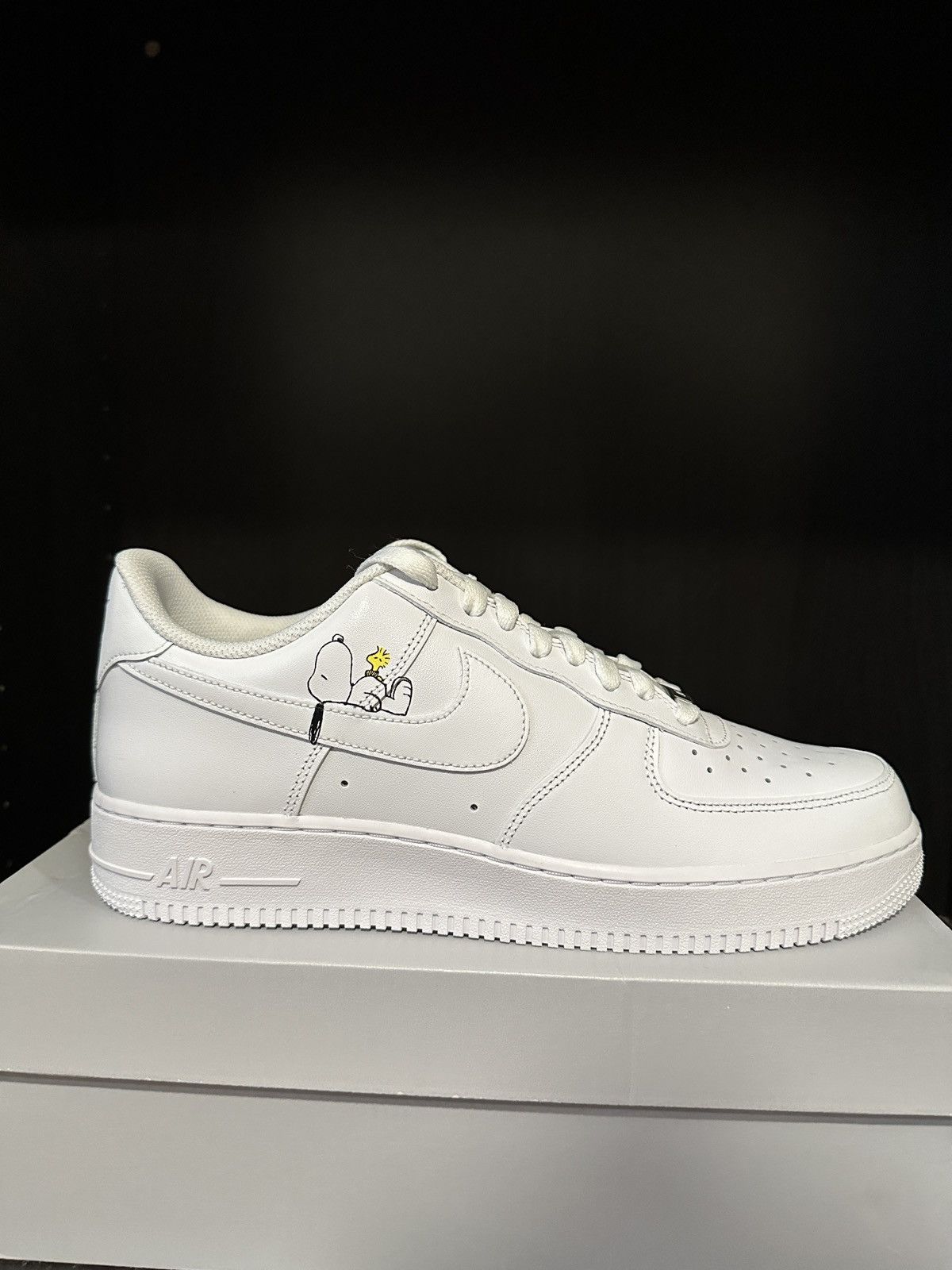 Nike Nike Air Force 1 Low White Snoopy Charlie Brown Size US 11.5 / EU 44-45 - 2 Thumbnail