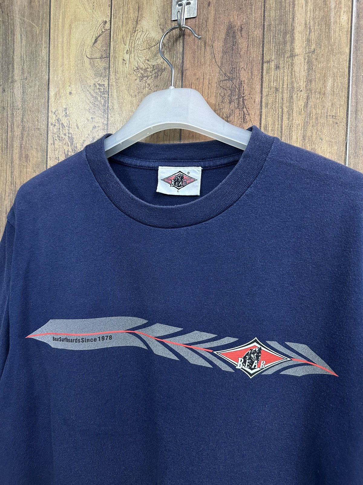 Vintage Vintage Bear Usa Surf Board Tshirt A482 Size US L / EU 52-54 / 3 - 2 Thumbnail