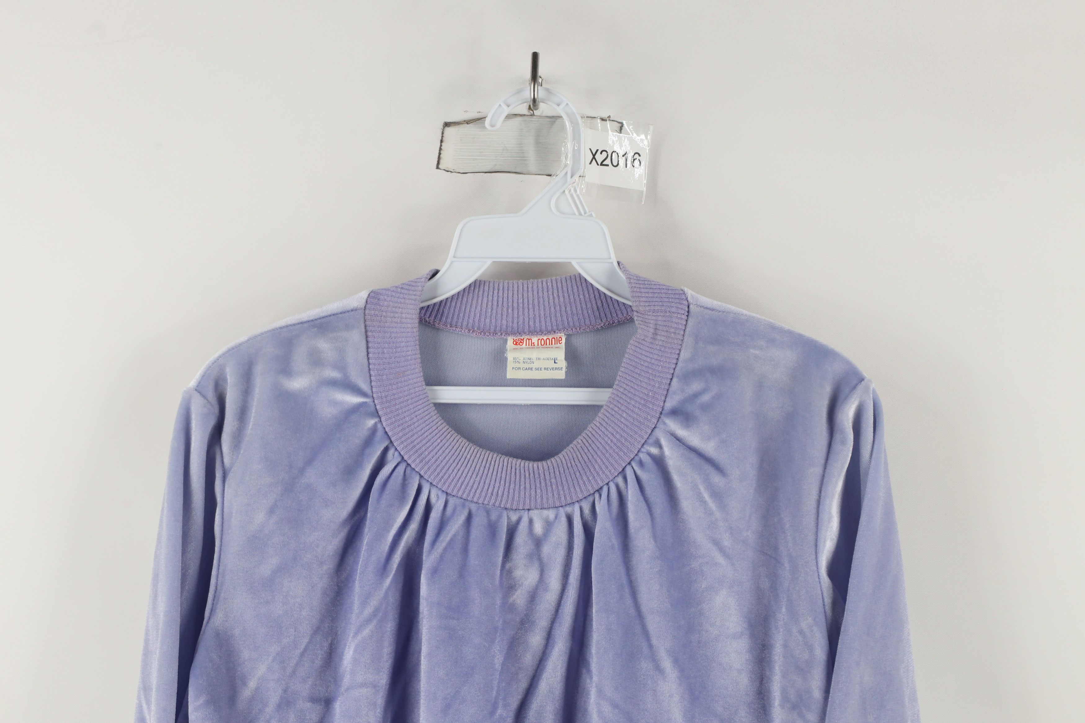 Vintage Vintage 80s 90s Streetwear Velour Crewneck Sweater USA Size L / US 10 / IT 46 - 2 Thumbnail