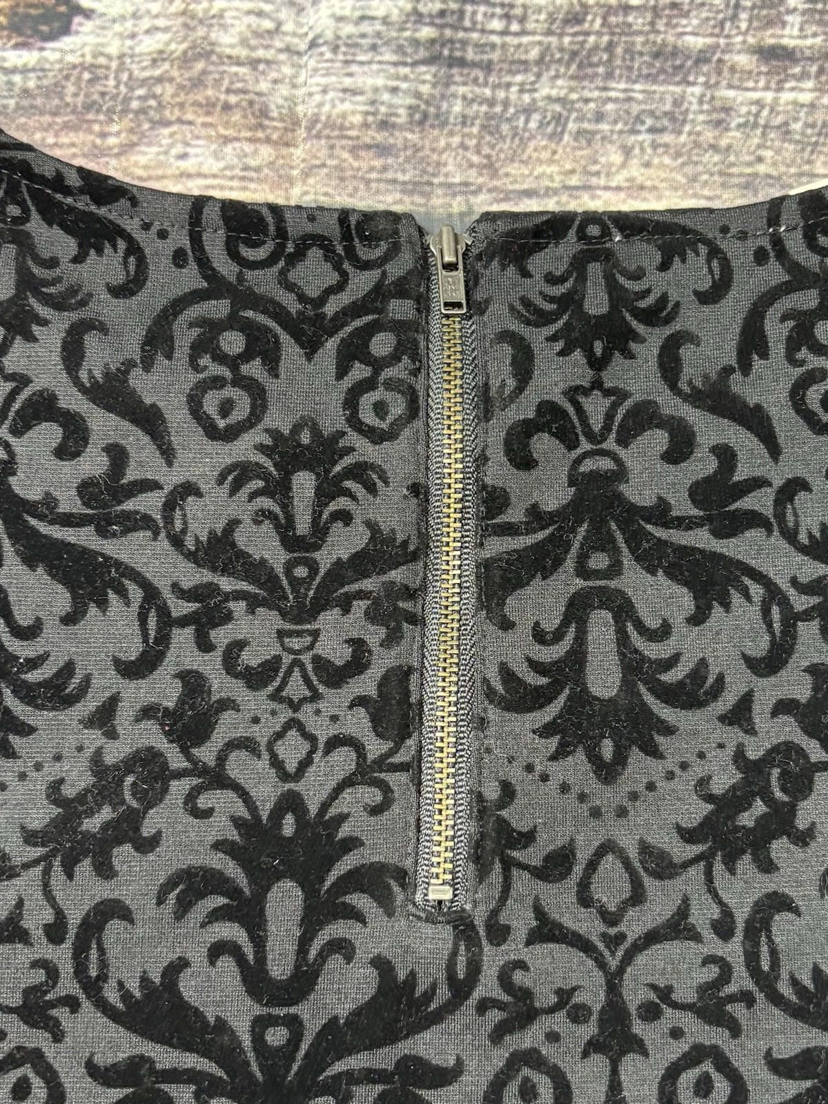 Talbots Talbots Top Women's Large Black Velvet Burnout Formal Size L / US 10 / IT 46 - 7 Thumbnail