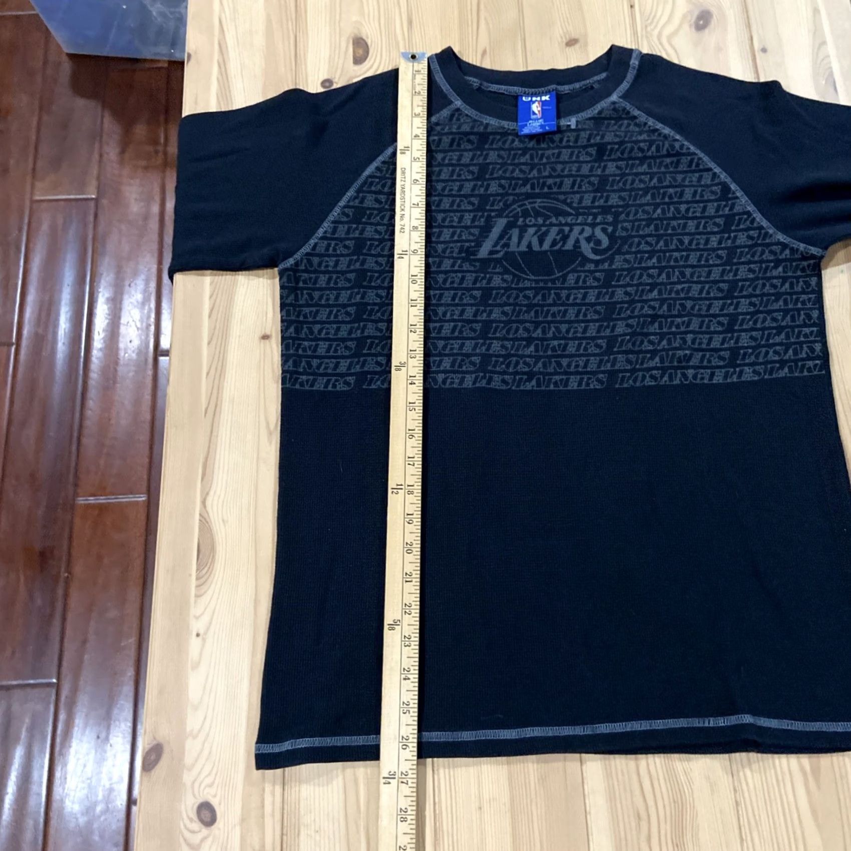 Vintage UNK Los Angeles Lakers Long Sleeve Thermal Shirt Graphic Print Size Large Black Mens T-Shirt Size US L / EU 52-54 / 3 - 5 Thumbnail