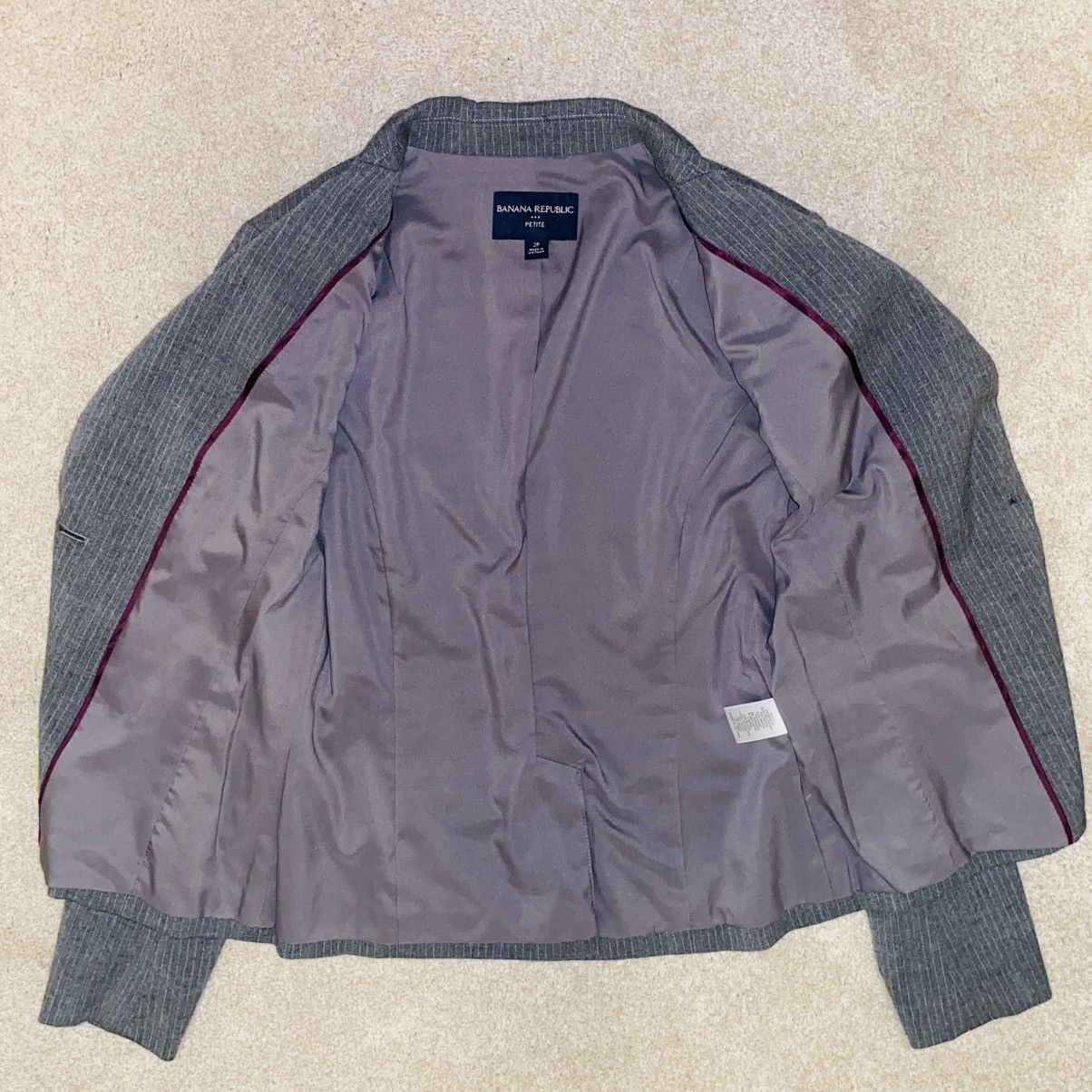 Banana Republic LIKE NEW Banana Republic Blazer – Size 2P Size XS / US 0-2 / IT 36-38 - 2 Thumbnail