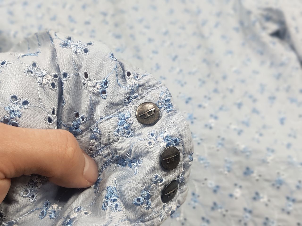 Diesel Vintage Diesel shirt Long sleeve embroidered flowers Y2k Size L / US 10 / IT 46 - 11 Thumbnail