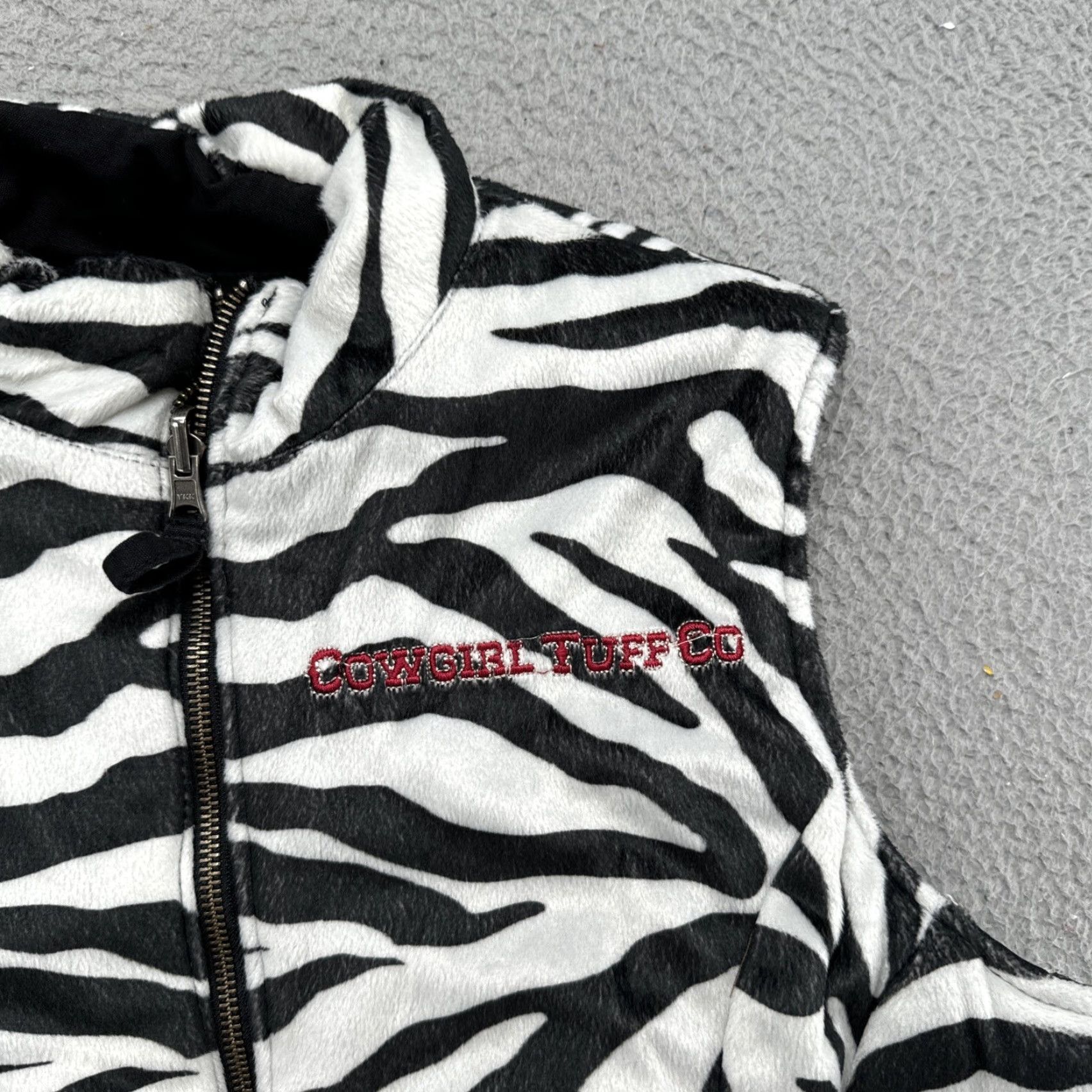 Vintage Cowgirl Tuff Western Vest Reversible Zebra Fleece Black Canvas Size Large Women Sleeveless Zip Pockets Logo Size L / US 10 / IT 46 - 2 Thumbnail