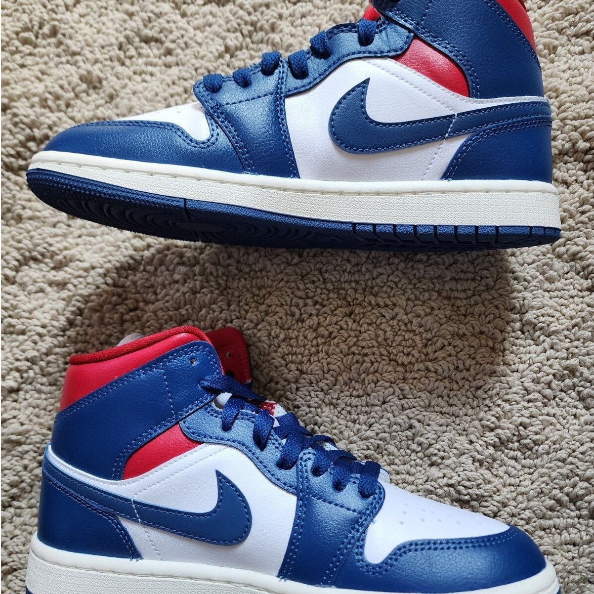 Jordan Brand Wmns Air Jordan 1 Mid French Blue Brand New Sz 7 Size US 7 / IT 37 - 3 Thumbnail