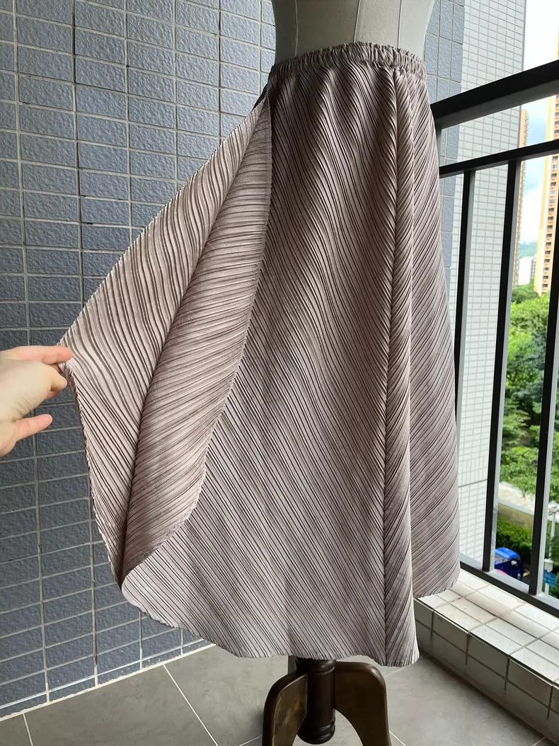 Issey Miyake Issey Miyake size:2 Grey main jacquard short-sleeved shirt Size M / US 6-8 / IT 42-44 - 9 Thumbnail