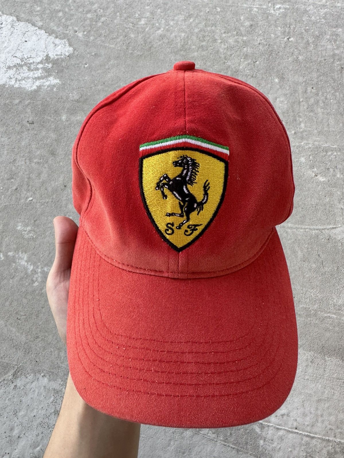 Formula 1 × Vintage Vintage Ferrari 2002 cap hat formula 1 Size ONE SIZE - 2 Thumbnail