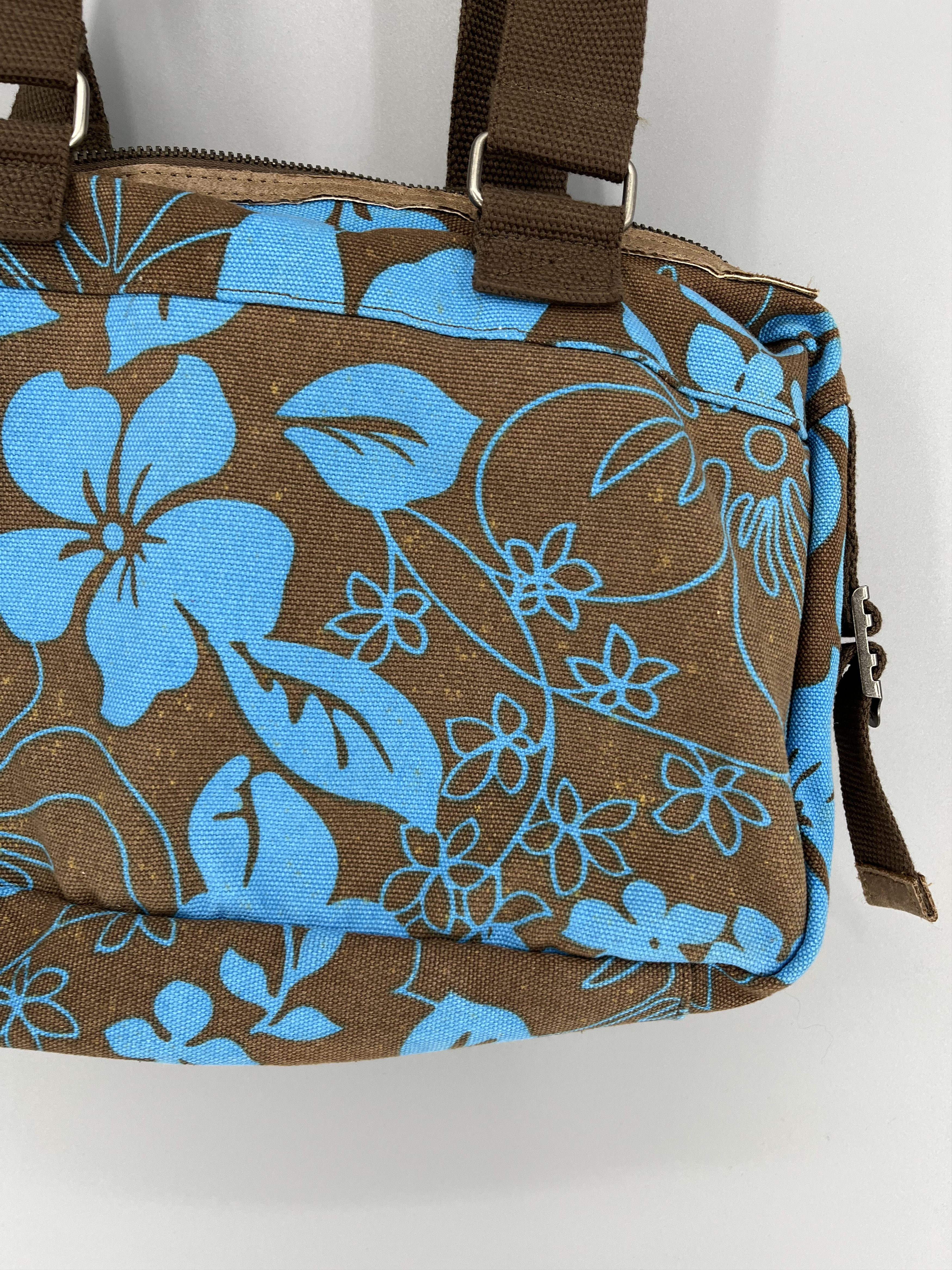 Quiksilver Vintage Y2K Roxy Quiksilver Abstract Shoulder Messenger Bag Size ONE SIZE - 10 Thumbnail