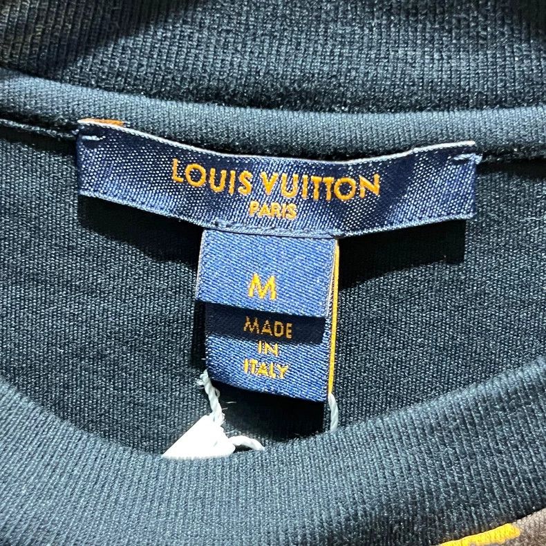 Louis Vuitton Louis Vuitton Brown slogan full print short sleeve Size M / US 6-8 / IT 42-44 - 3 Thumbnail