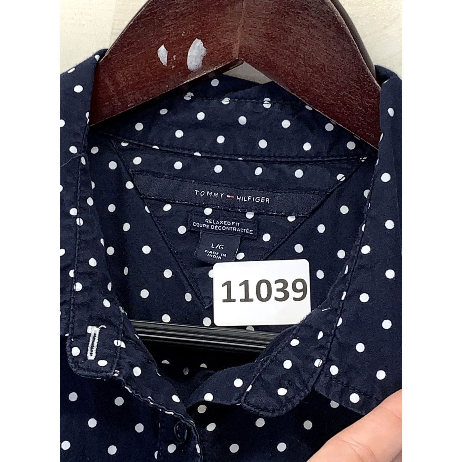 Tommy Hilfiger VINTAGE Tommy Hilfiger Relaxed Fit Navy Polka Dot Roll Tab Sleeve Womens Top L Blue Polka Dot Shirt Womens Large-Polka Dot Navy Shirt? Size L / US 10 / IT 46 - 2 Thumbnail