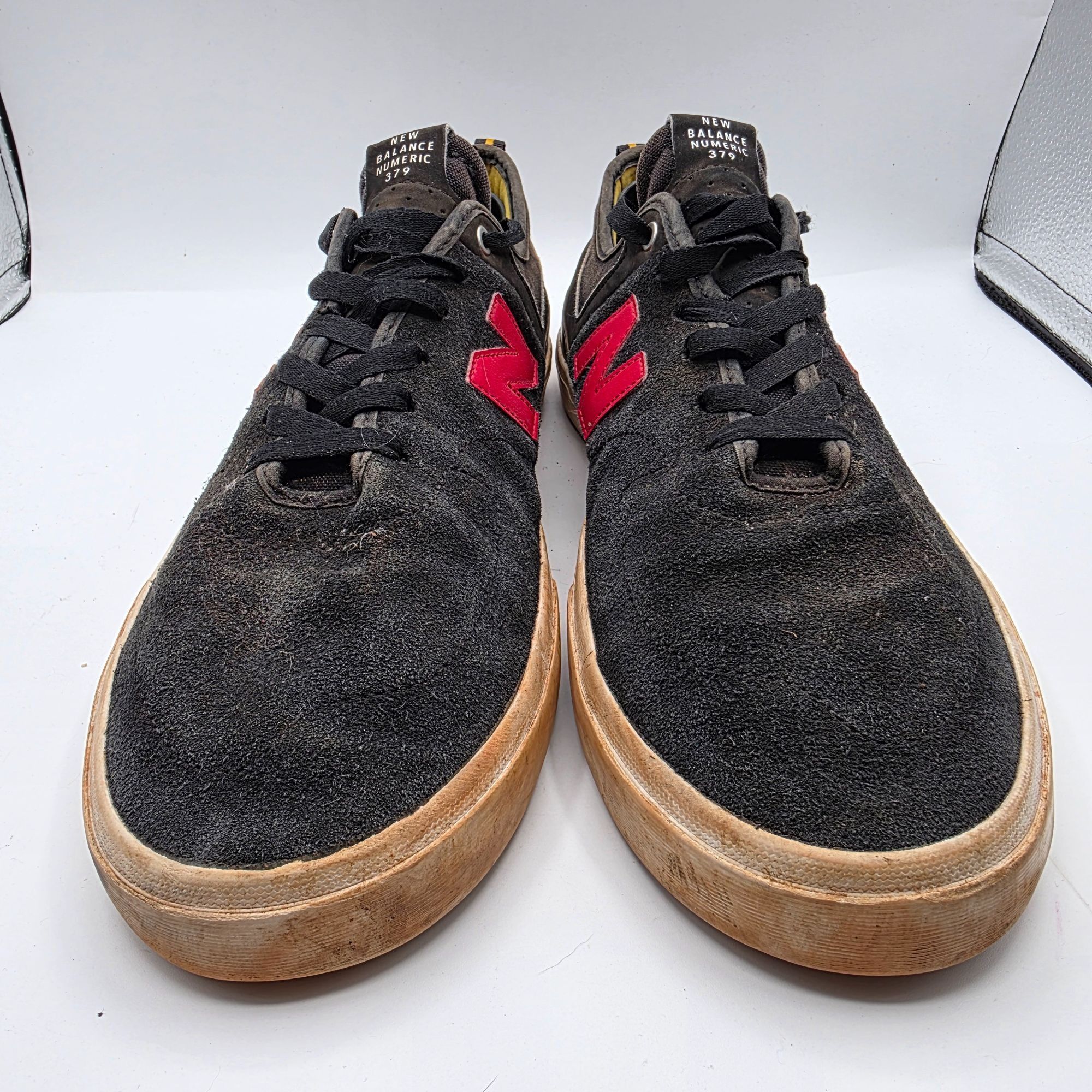 New Balance New Balance Numeric 379 Mens Size 13 Black Red Sneaker Shoes Size US 13 / EU 46 - 2 Thumbnail