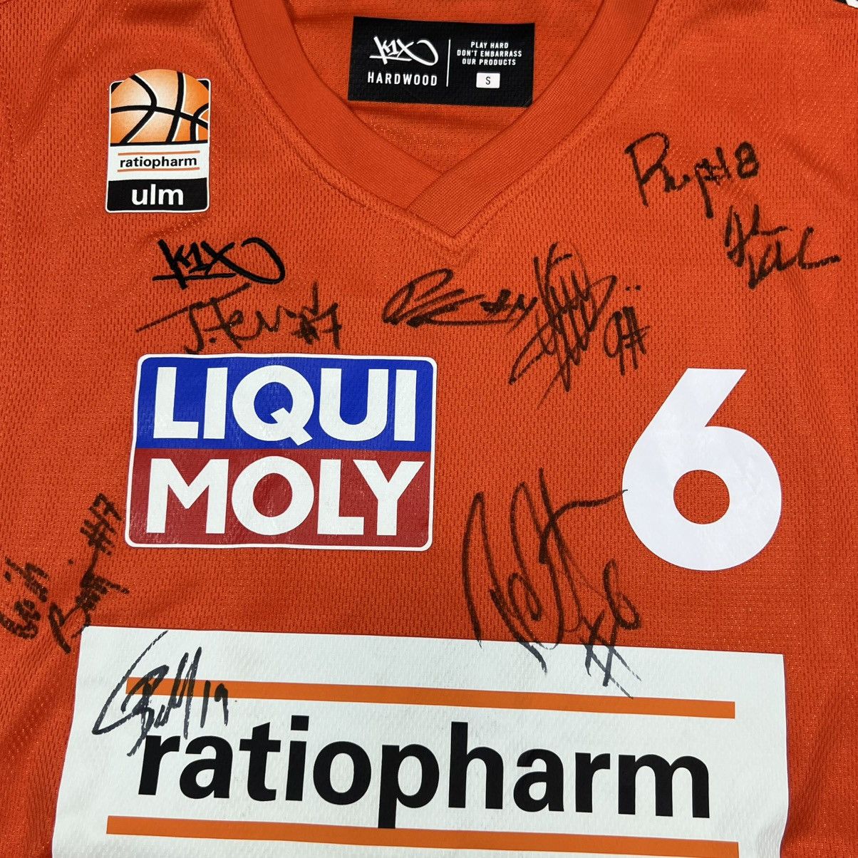 K1X Ratiopharm Ulm Per Gunther Signed Team Basketball Jersey Size US S / EU 44-46 / 1 - 8 Thumbnail