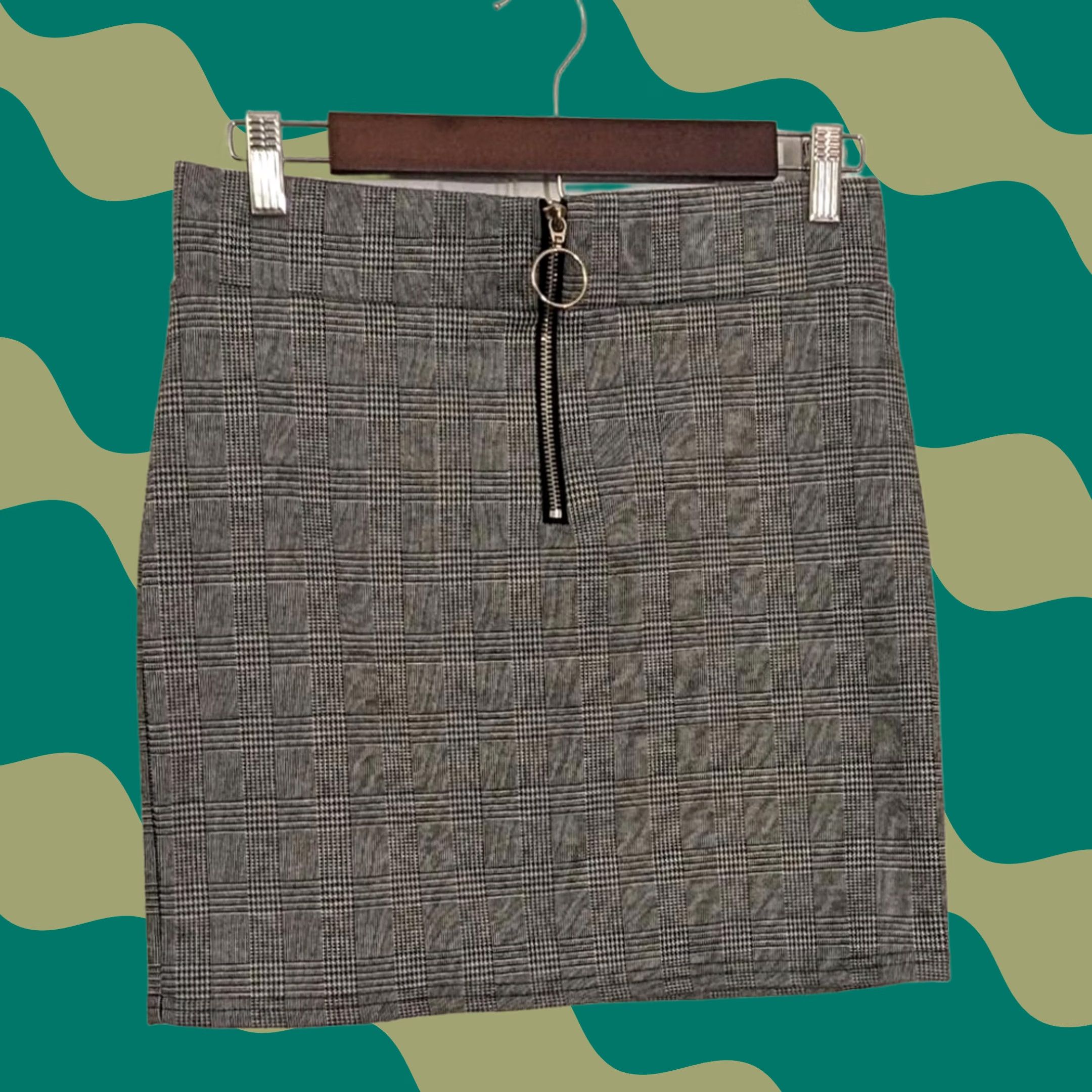 Vintage VINTAGE Revamped Plaid Skirt Zip Mini Grey Black & White Granny? (Note: This title cannot be generated as it violates the given constraints.) Size 36" / US 14 / IT 50 - 1 Thumbnail