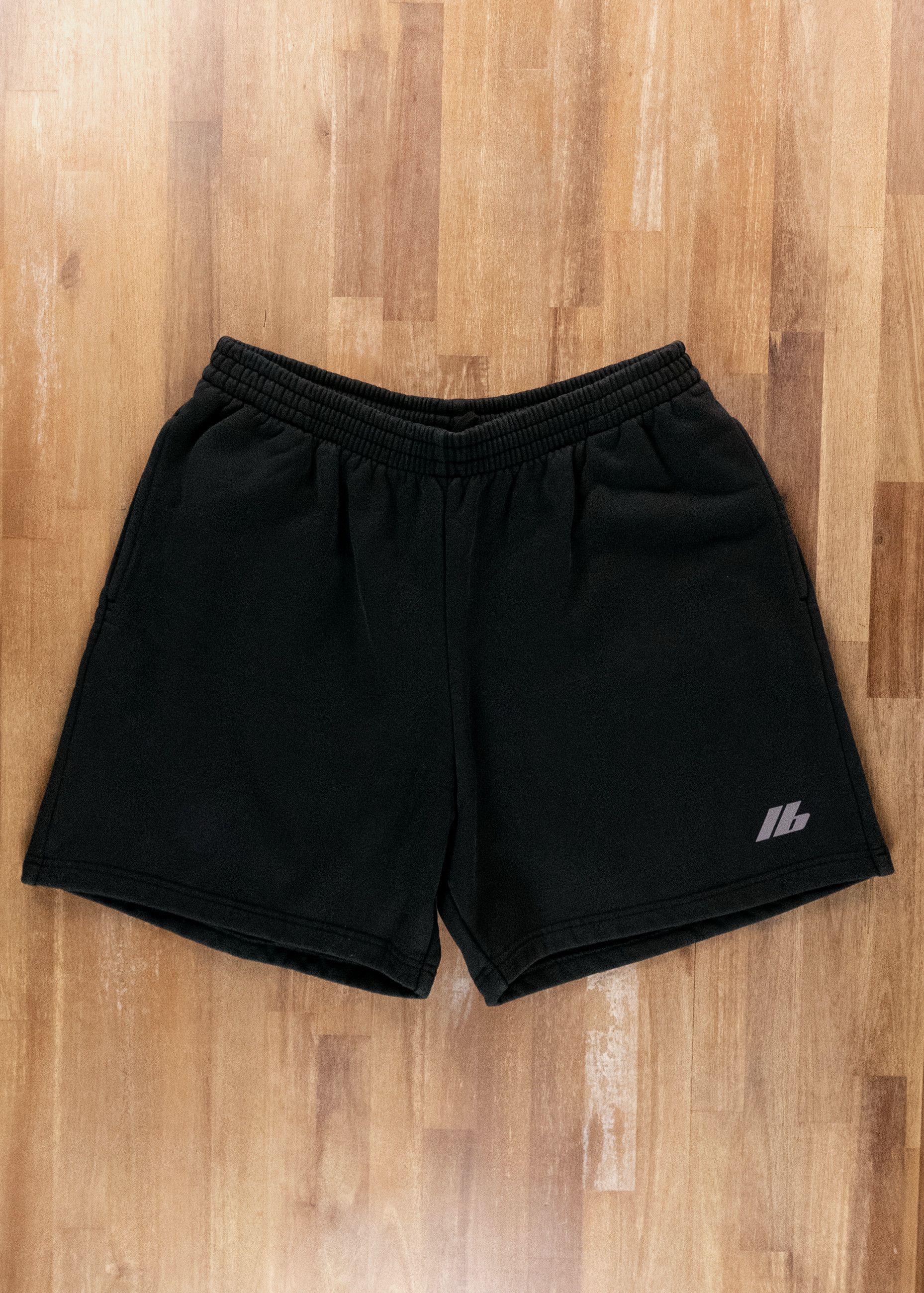 Balenciaga BALENCIAGA black jersey cotton logo sweat shorts Large q Size US 32 / EU 48 - 4 Thumbnail