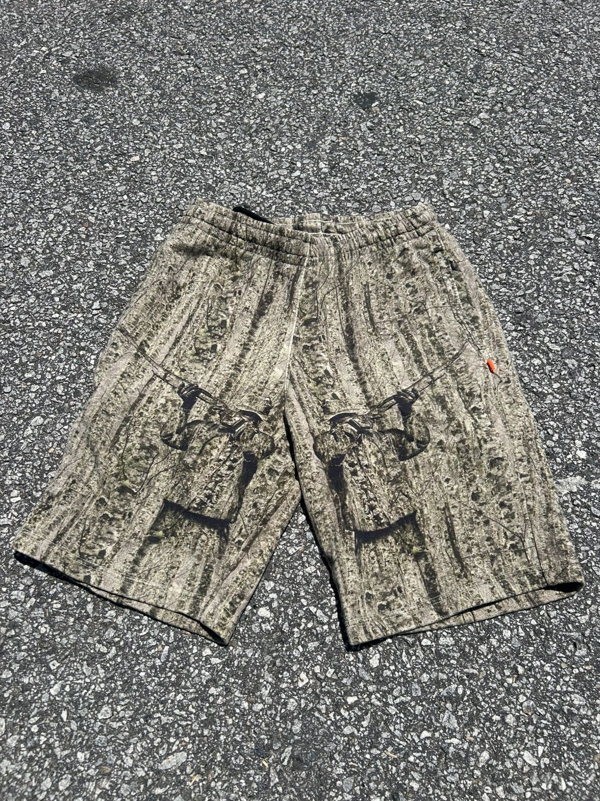 Off-White Off-White Green Real Camo Shorts Size US 26 / EU 42 - 2 Thumbnail
