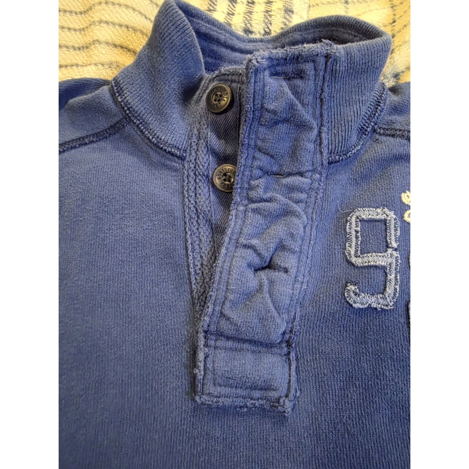 Abercrombie & Fitch VINTAGE Abercrombie & Fitch Kangaroo Pocket Mockneck Henley Blue Shirts Mens XL Medium Boys Xl? Size US M / EU 48-50 / 2 - 4 Thumbnail