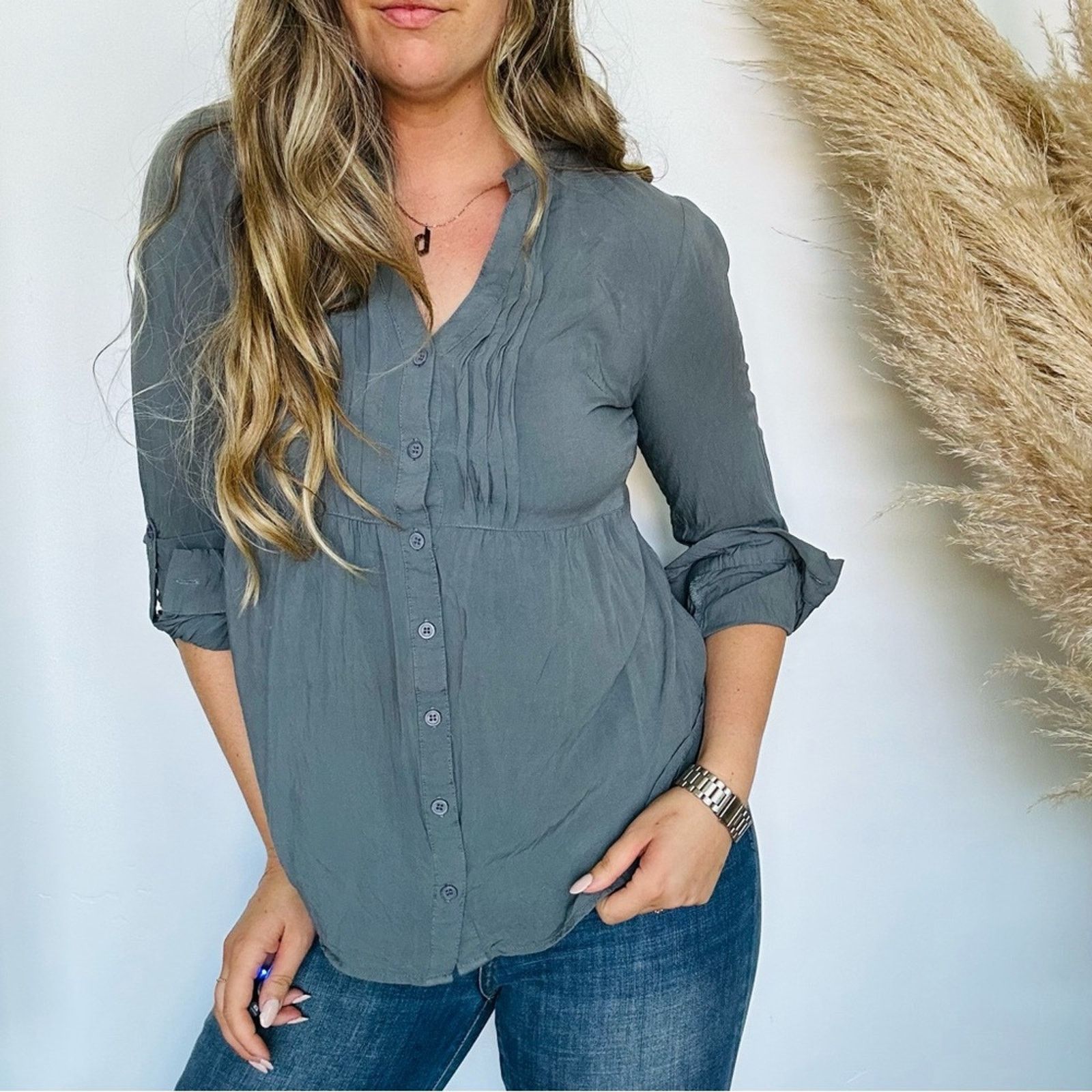 Nordstrom NORDSTROM FIRST LOVE Charcoal Grey Button Tab Blouse Shirt Size M / US 6-8 / IT 42-44 - 7 Thumbnail