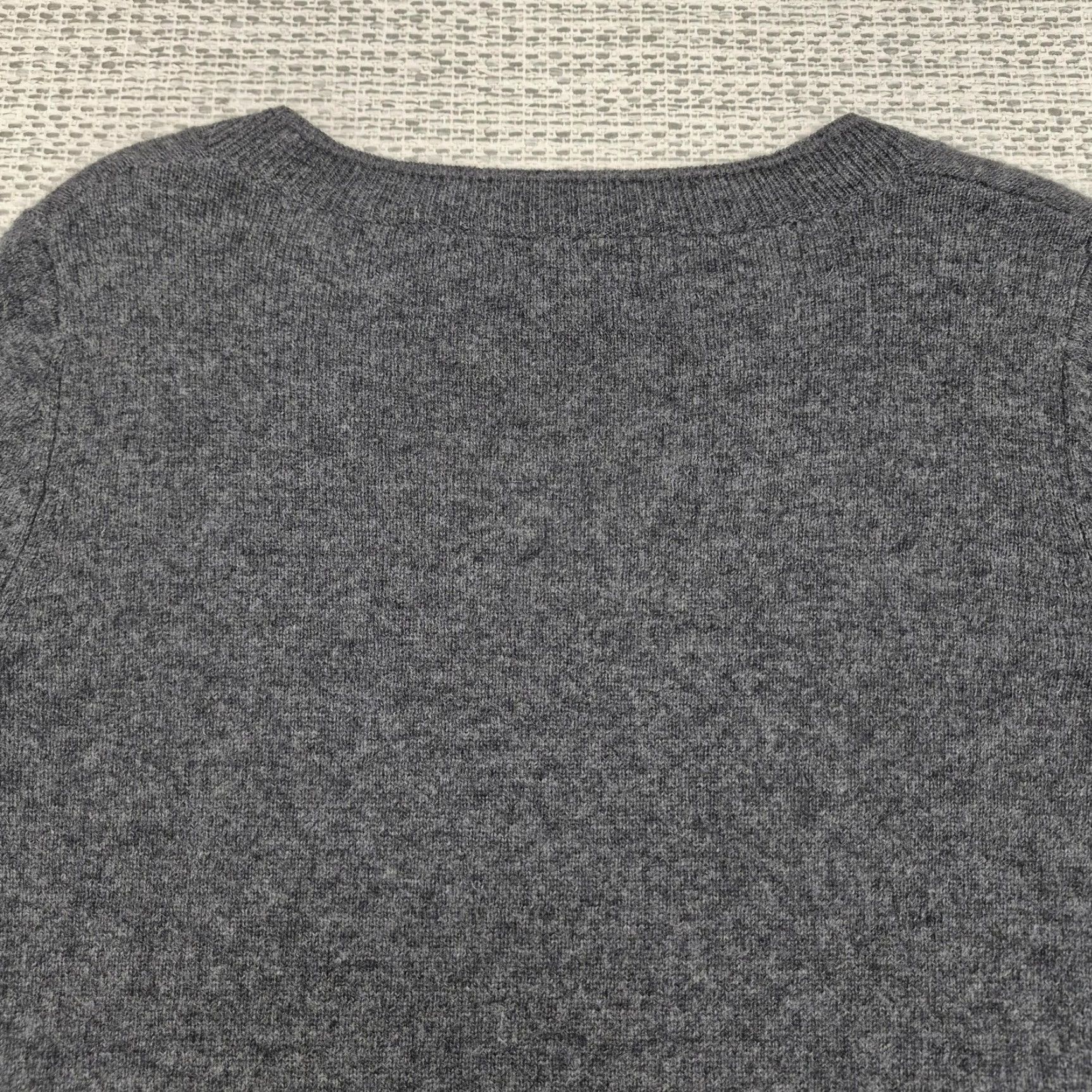Vintage Sutton Studio Sweater Womens Small Gray 100% Cashmere V Neck Knit Pullover Size S / US 4 / IT 40 - 7 Thumbnail