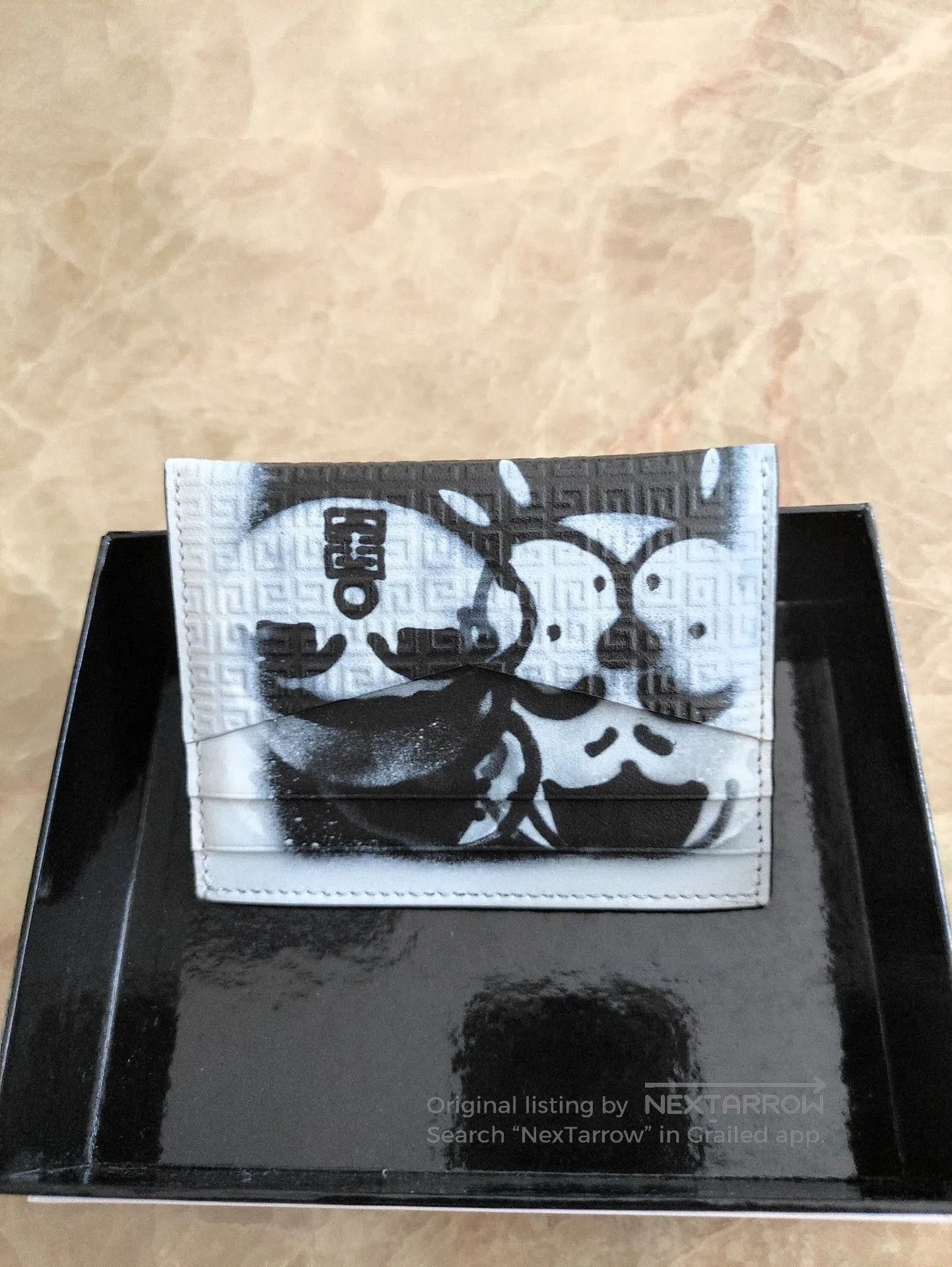 Givenchy Givenchy Chito Collaboration Graffiti Card Case. Size ONE SIZE - 1 Thumbnail