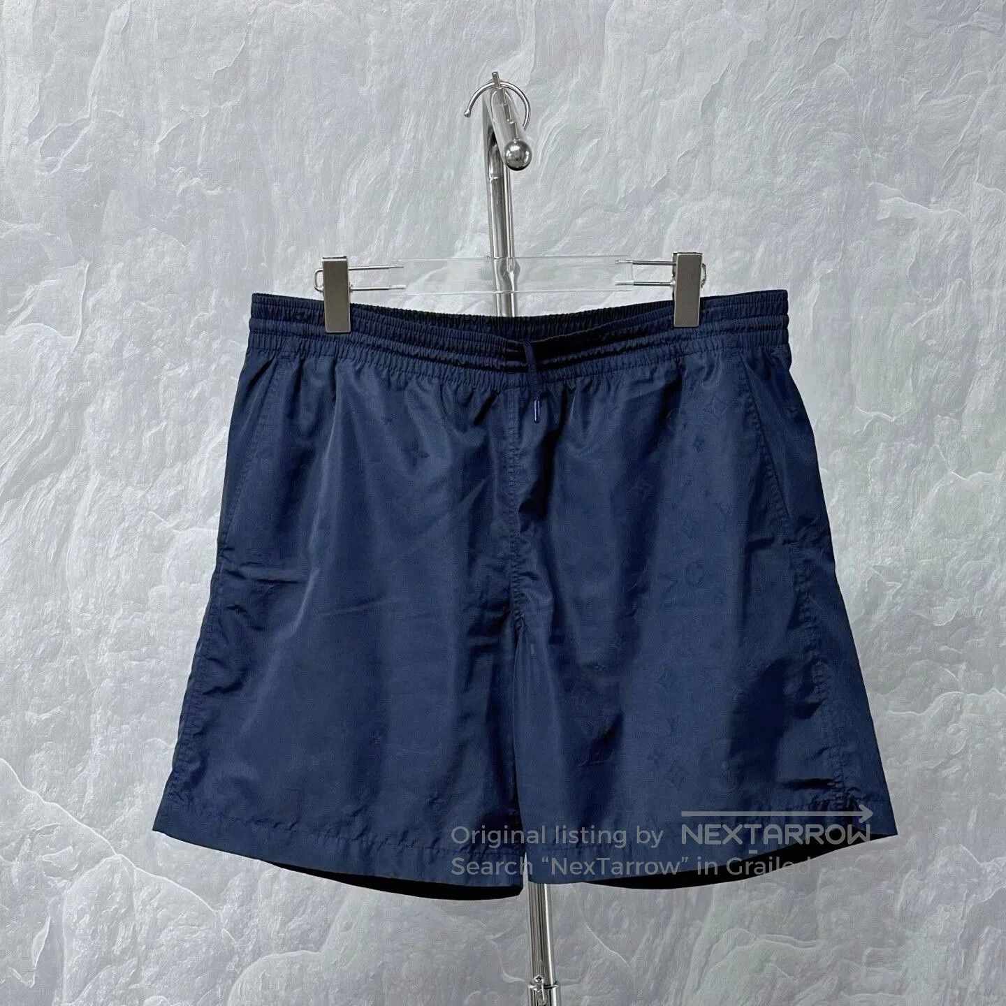 Louis Vuitton louis vuitton casual shorts with embossed pattern. Size US 44 / EU 60 - 1 Thumbnail