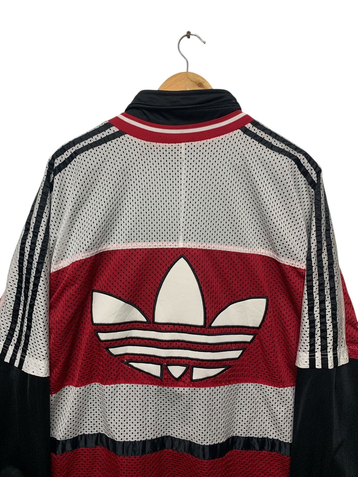 Adidas 90's Adidas Big Logo Streetwear Style Zipper Down Jacket Size US L / EU 52-54 / 3 - 9 Thumbnail