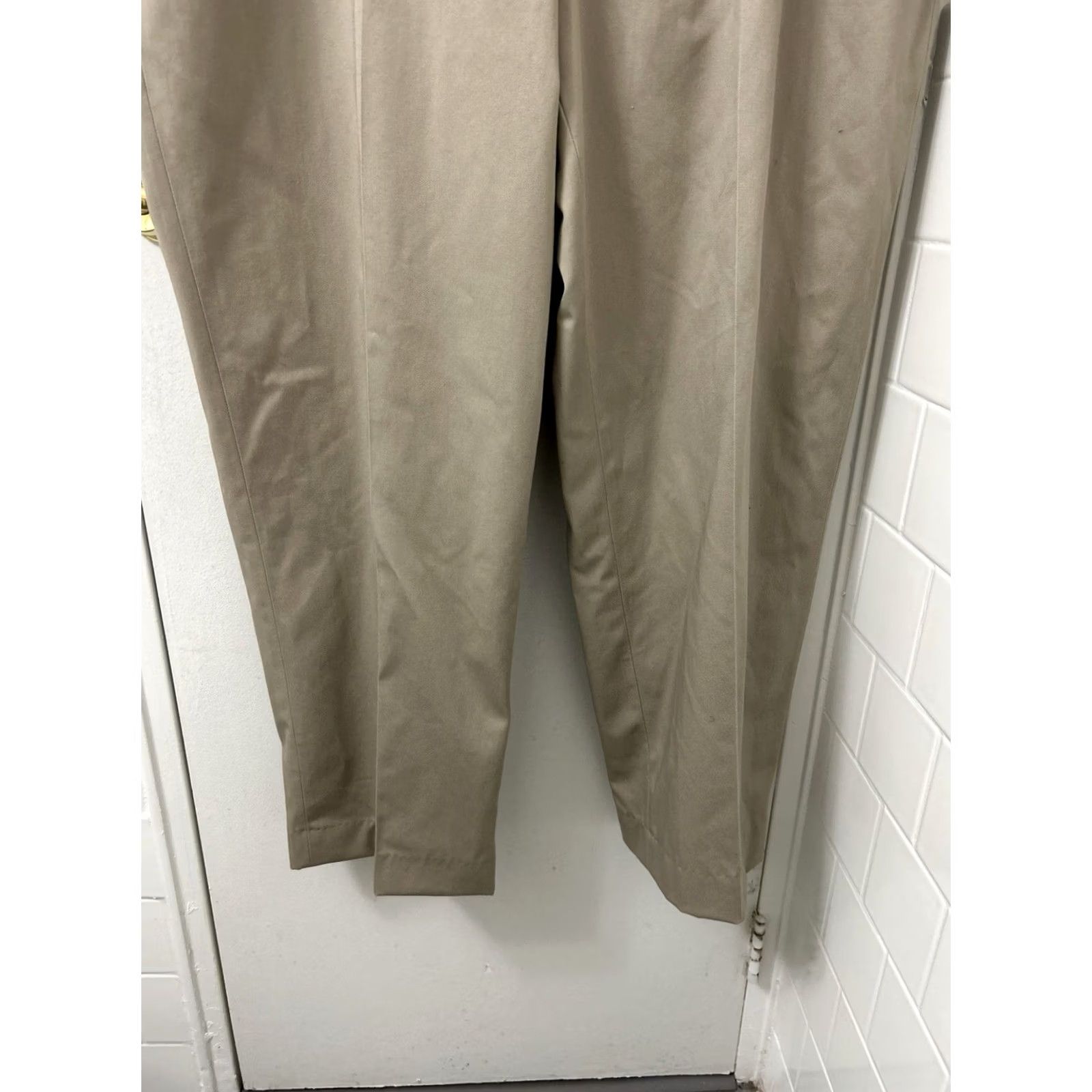 Vintage VINTAGE: No LLBean Pants Mens 42x31 Natural Fit Wrinkle Free Chino Khaki Trousers 262553 Size US 42 / EU 58 - 3 Thumbnail