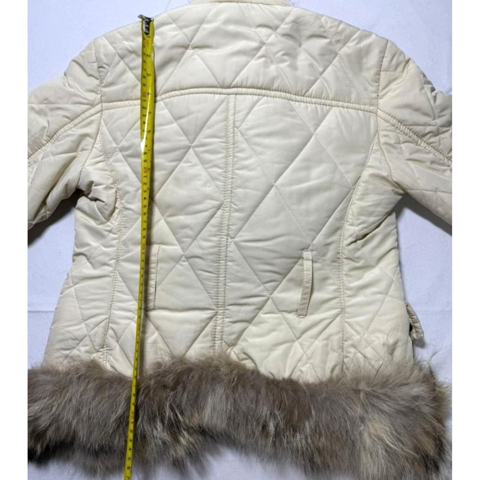 Vintage Vero Moda Women's Ivory Quilted Jacket with Faux Fur Trim & Collar L Regular L Ivory 90s-2020s Style Womens Size L / US 10 / IT 46 - 6 Thumbnail