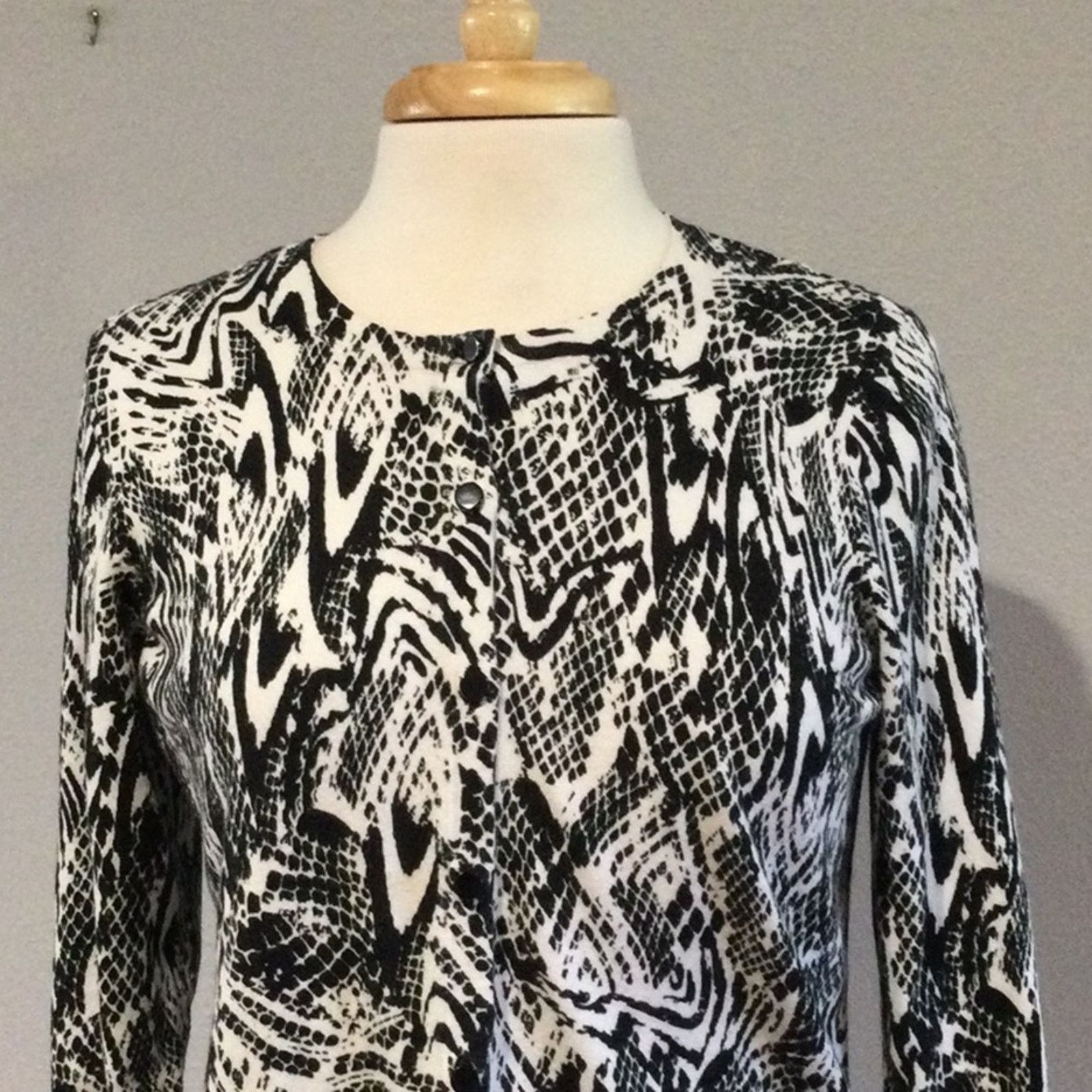 Other Designer Originals Black & White Button Front Cardigan PL Size L / US 10 / IT 46 - 2 Thumbnail